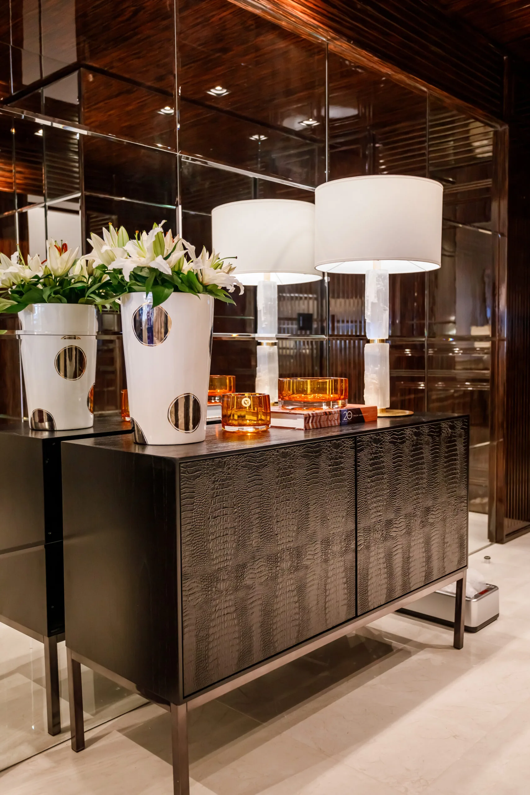CNA Cartier Residence: Ultra-Luxury Oceanfront Apartment in Meia Praia