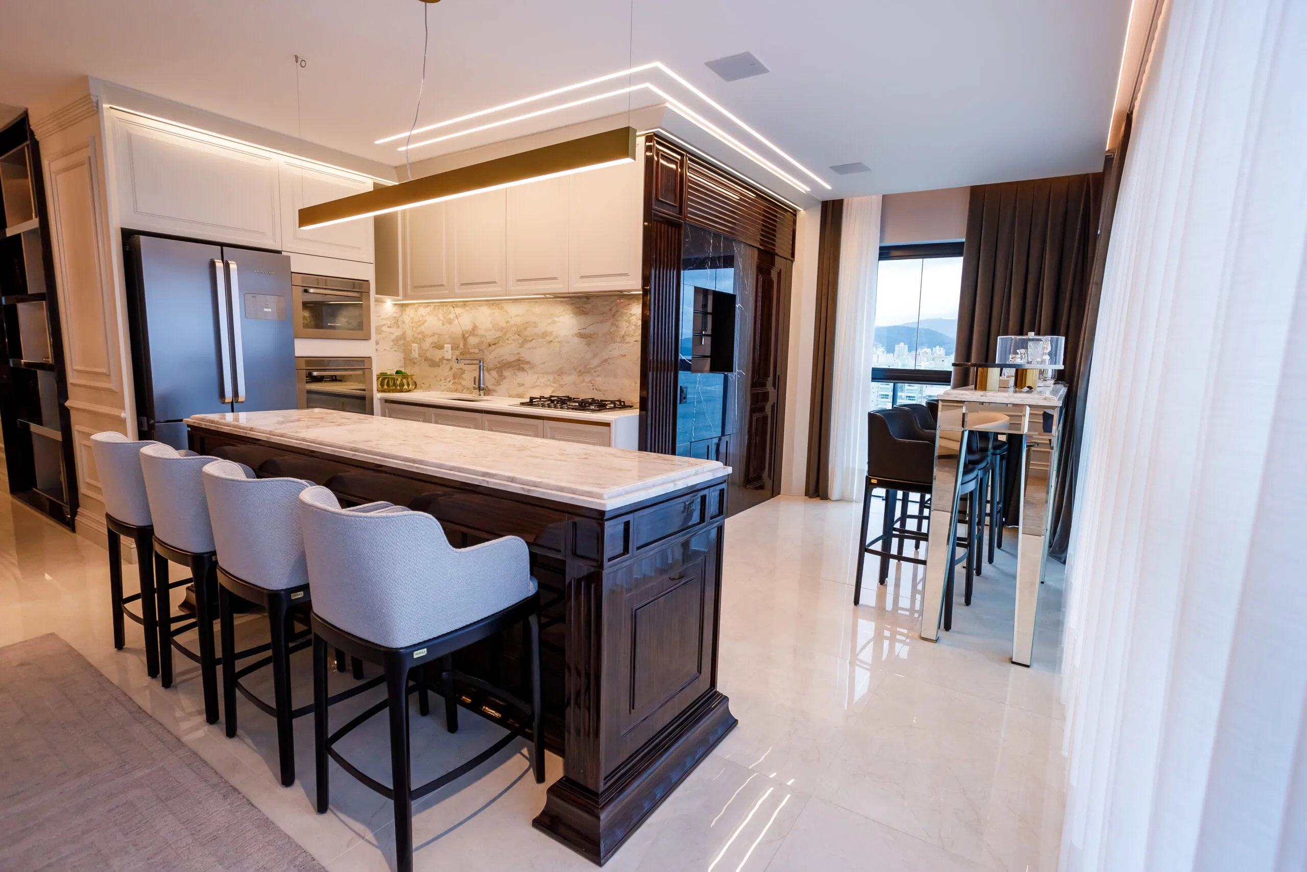 CNA Cartier Residence: Ultra-Luxury Oceanfront Apartment in Meia Praia