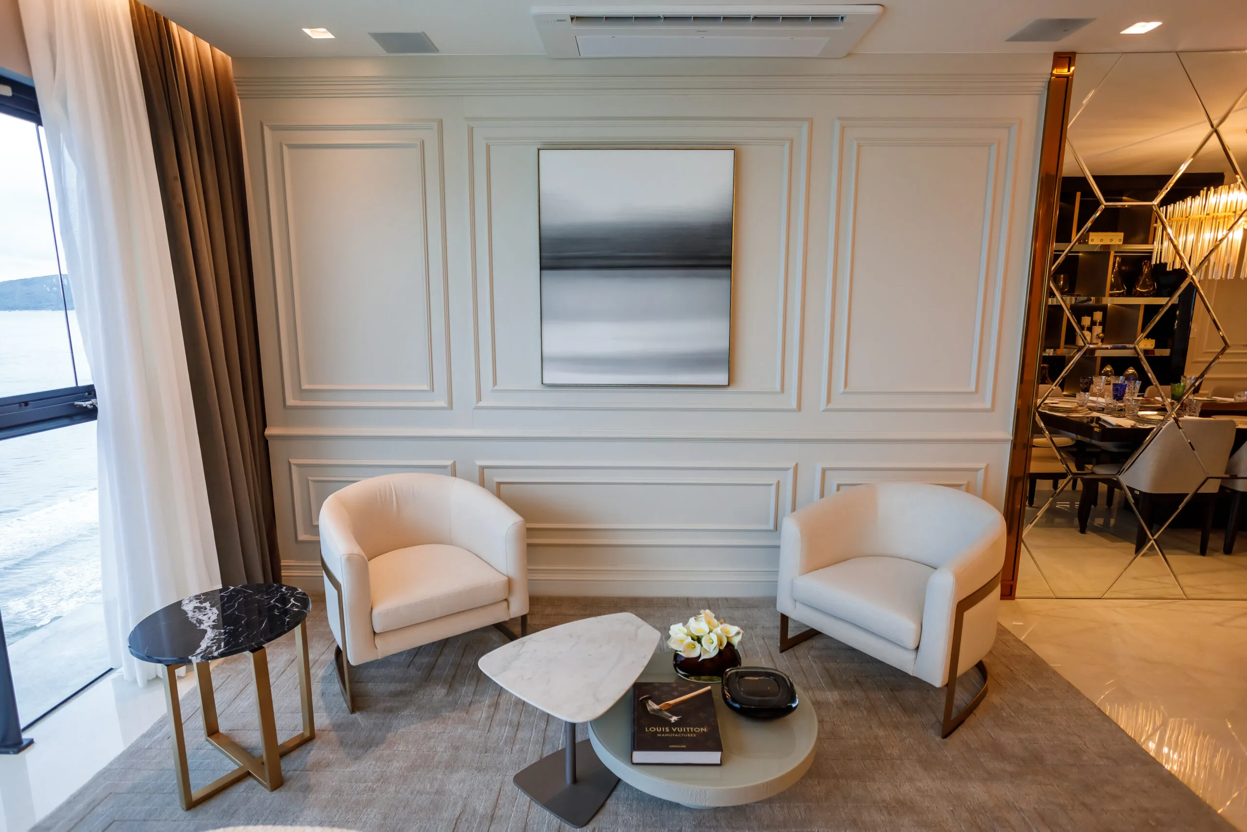 CNA Cartier Residence: Ultra-Luxury Oceanfront Apartment in Meia Praia