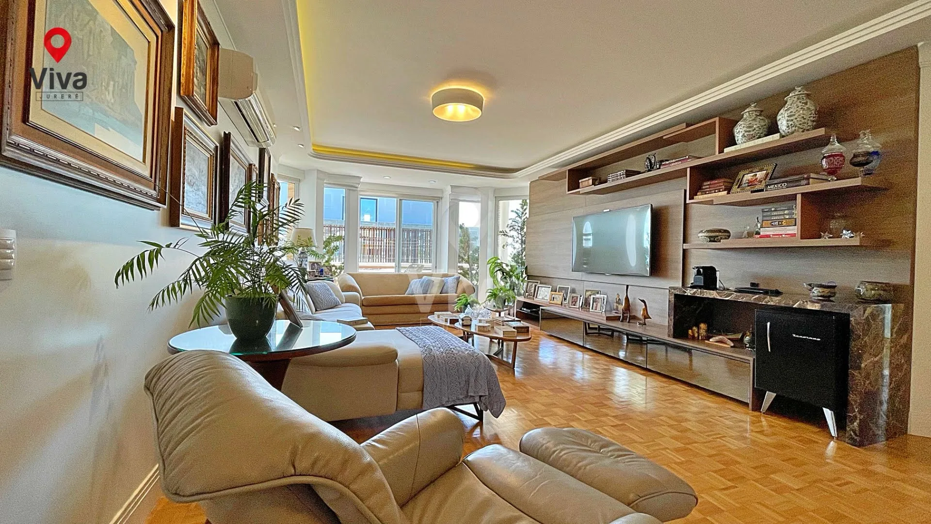 Jurerê Internacional: Ultra-Luxury Beachside House in Florianópolis