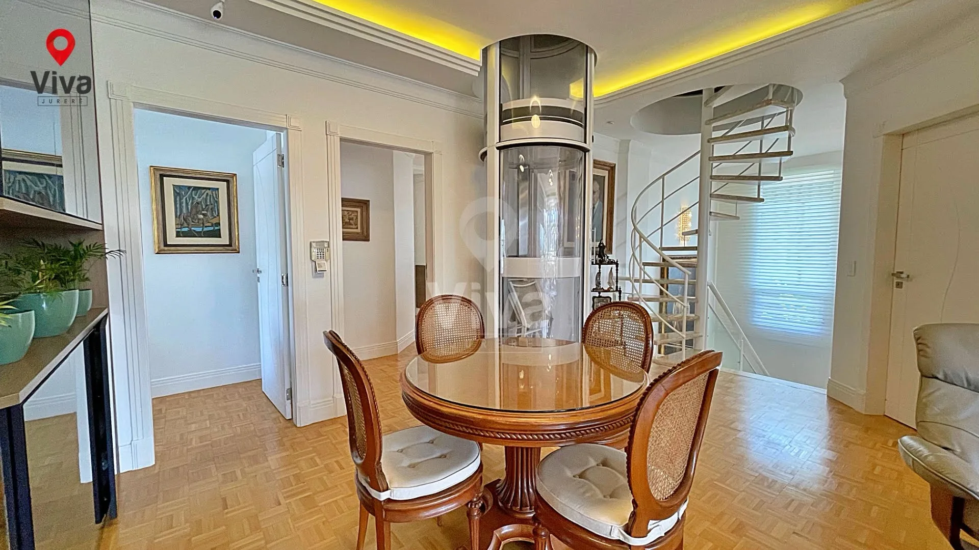 Jurerê Internacional: Ultra-Luxury Beachside House in Florianópolis