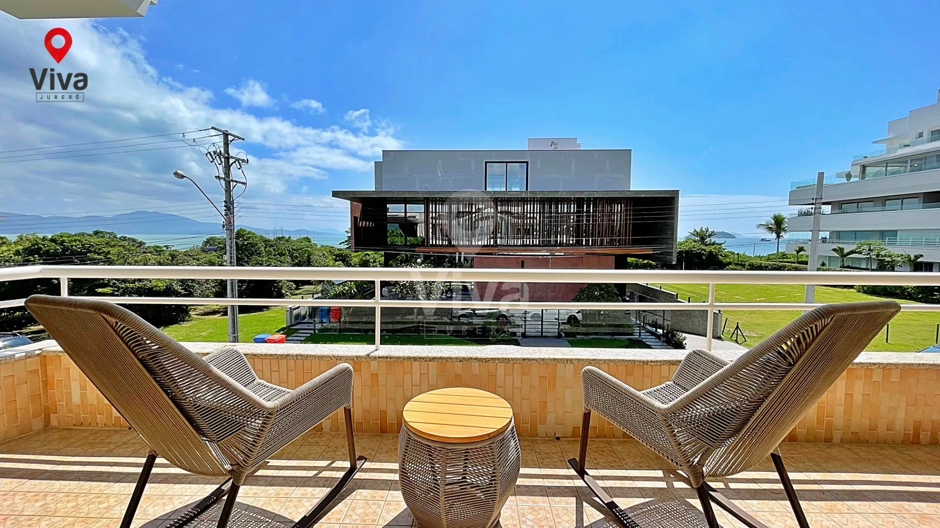 Jurerê Internacional: Ultra-Luxury Beachside House in Florianópolis