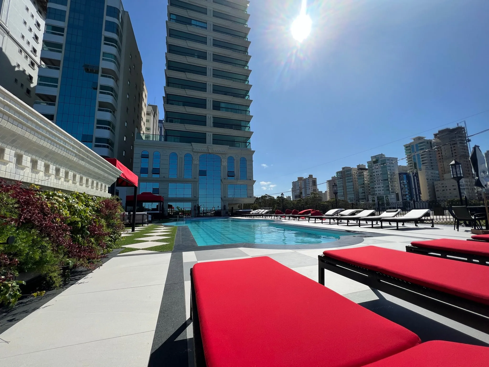 CNA Cartier Residence: Ultra-Luxury Oceanfront Apartment in Meia Praia