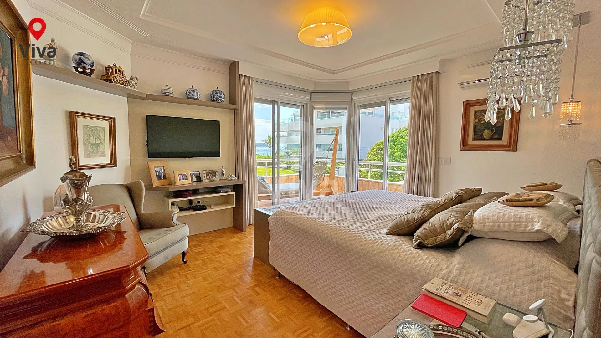 Jurerê Internacional: Ultra-Luxury Beachside House in Florianópolis