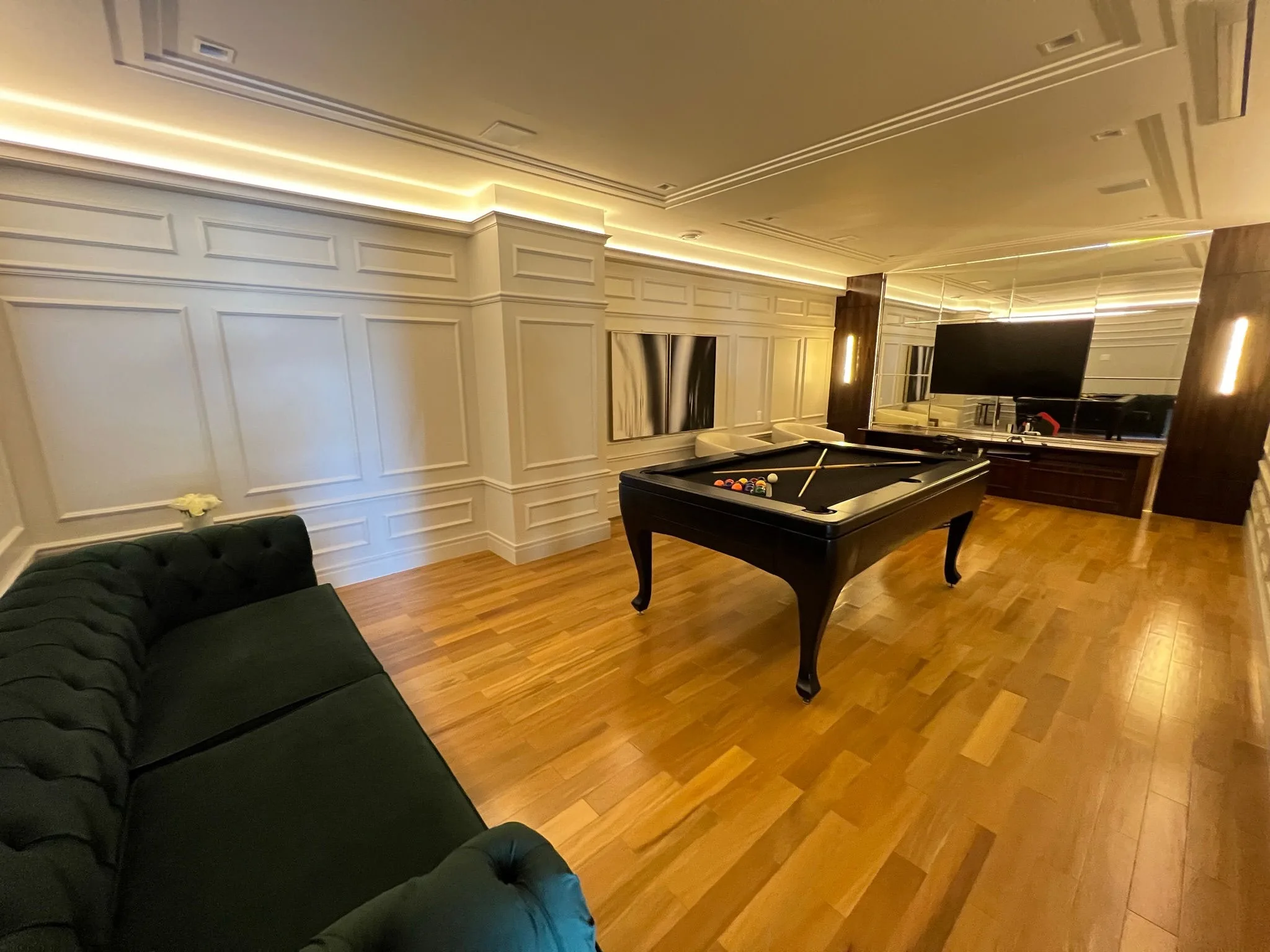 CNA Cartier Residence: Ultra-Luxury Oceanfront Apartment in Meia Praia