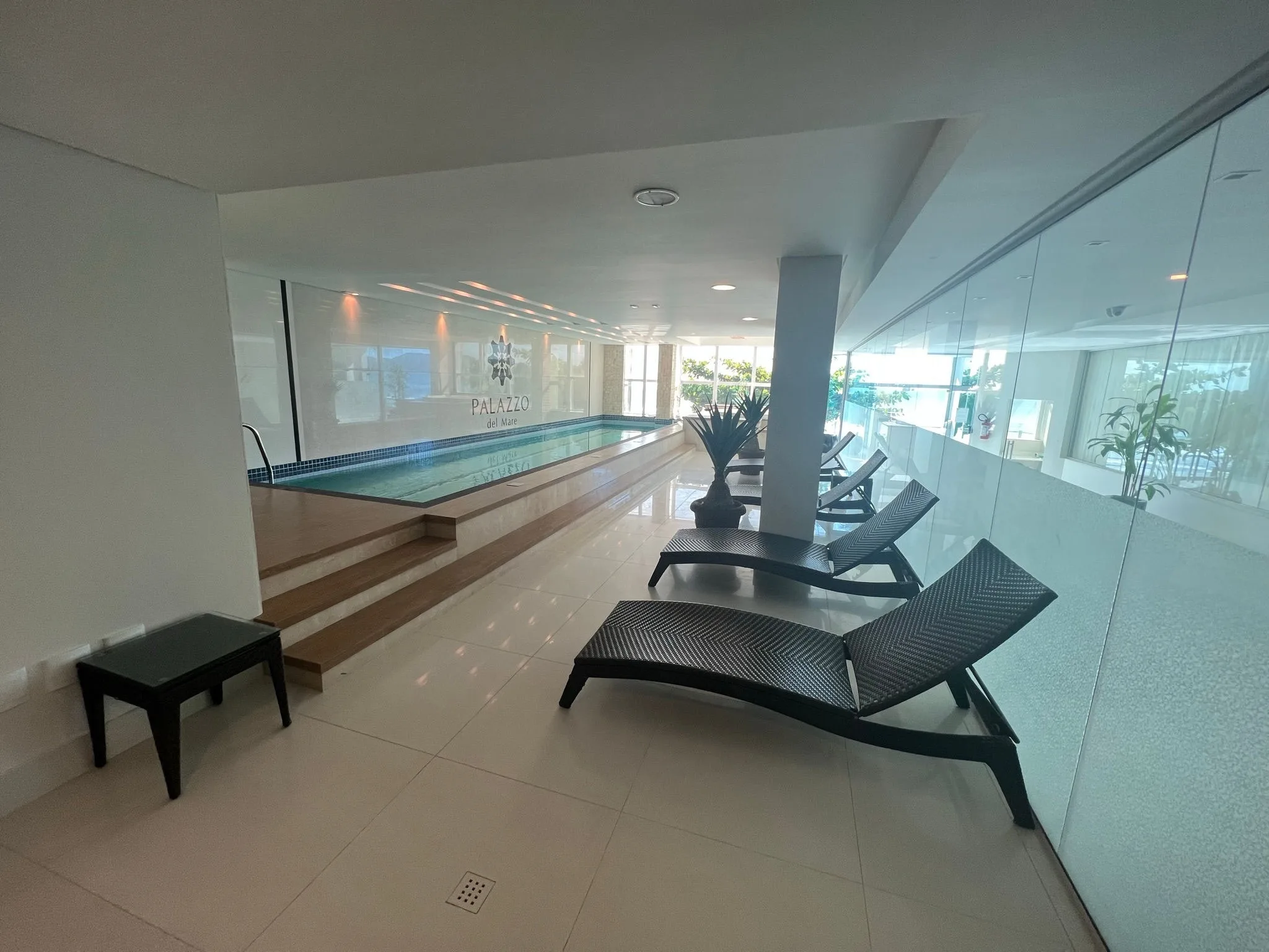 Palazzo Del Mare: Luxury Oceanfront Residence in Meia Praia