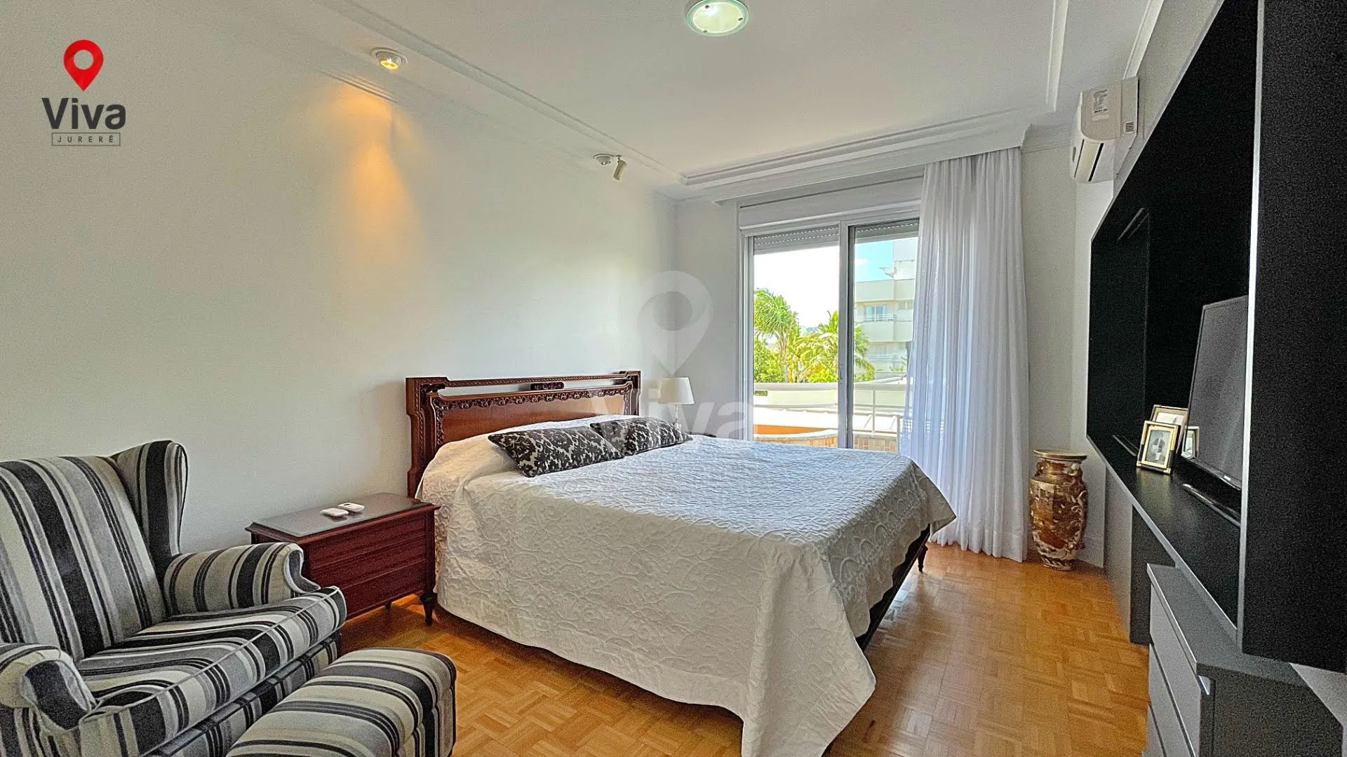 Jurerê Internacional: Ultra-Luxury Beachside House in Florianópolis