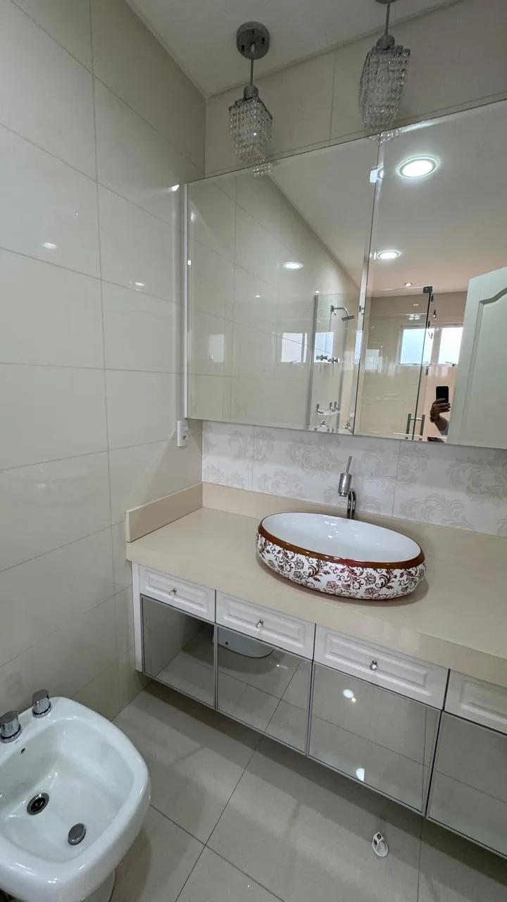 Ville de France: Luxury Oceanfront Apartment in Meia Praia