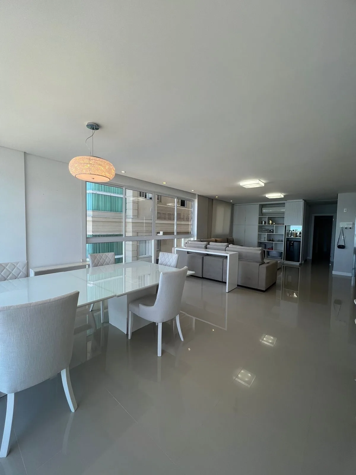 Infinity Blue: Luxury Oceanfront Apartment in Centro