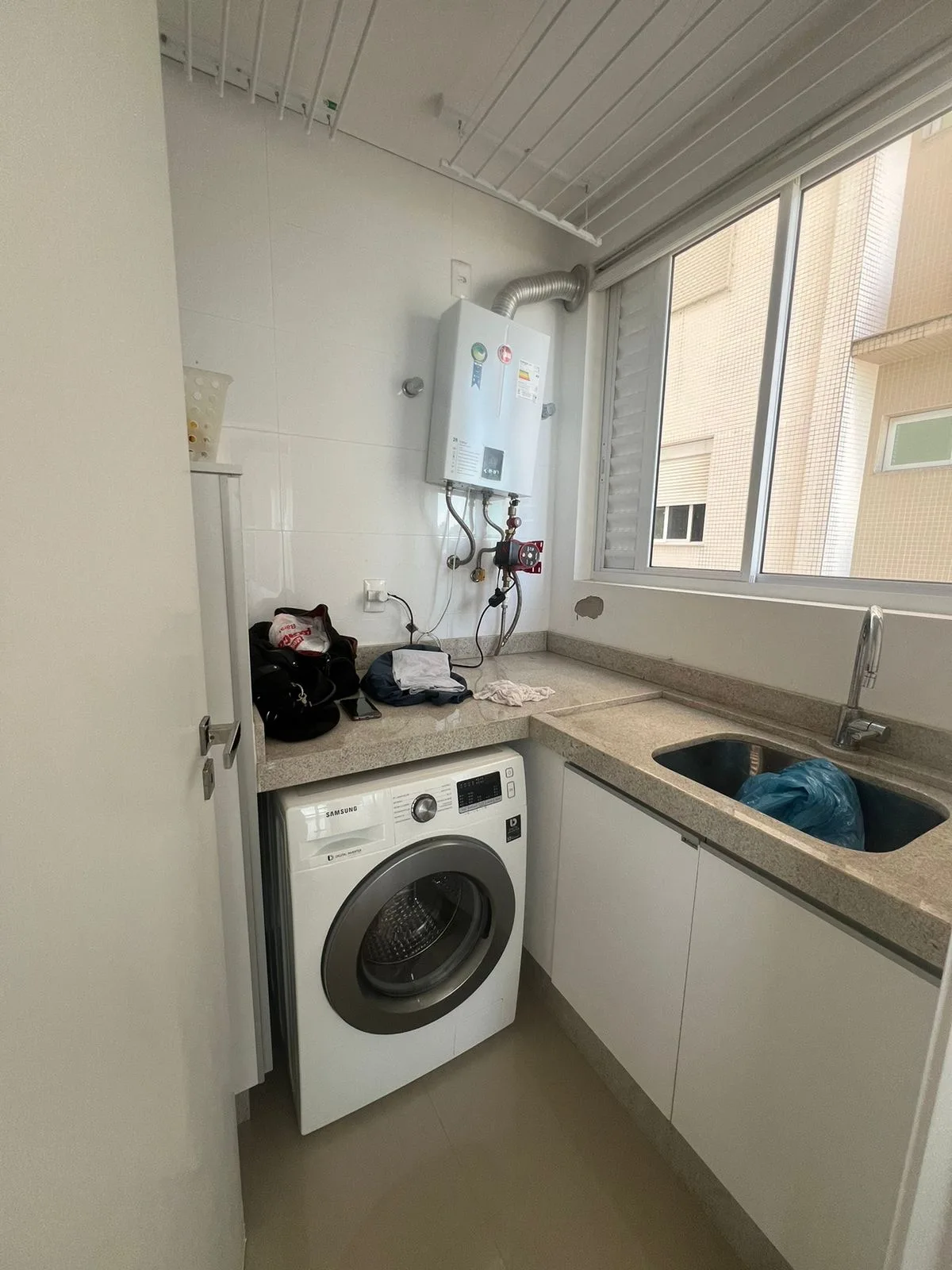 Infinity Blue: Luxury Oceanfront Apartment in Centro