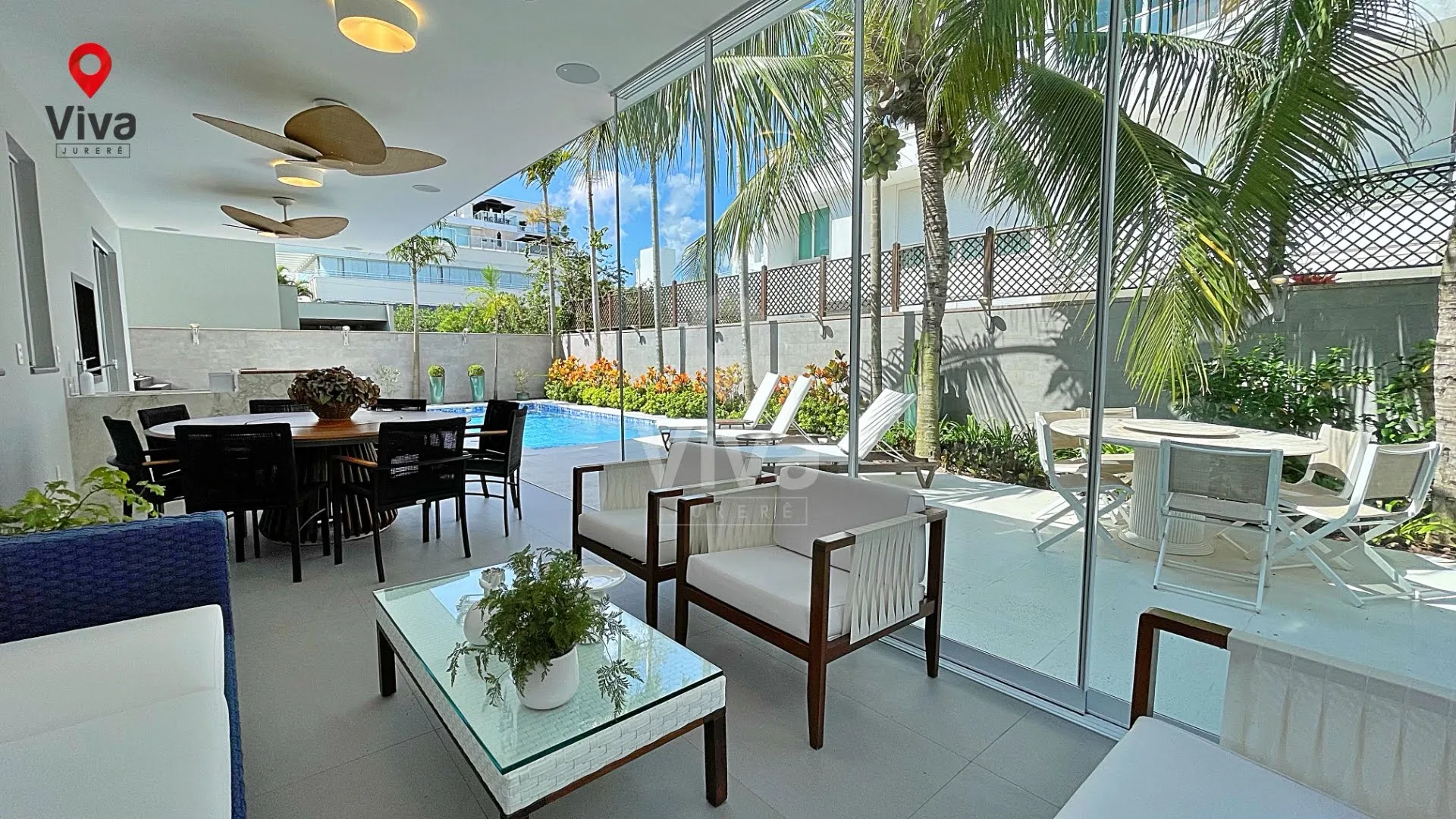 Jurerê Internacional: Ultra-Luxury Beachside House in Florianópolis