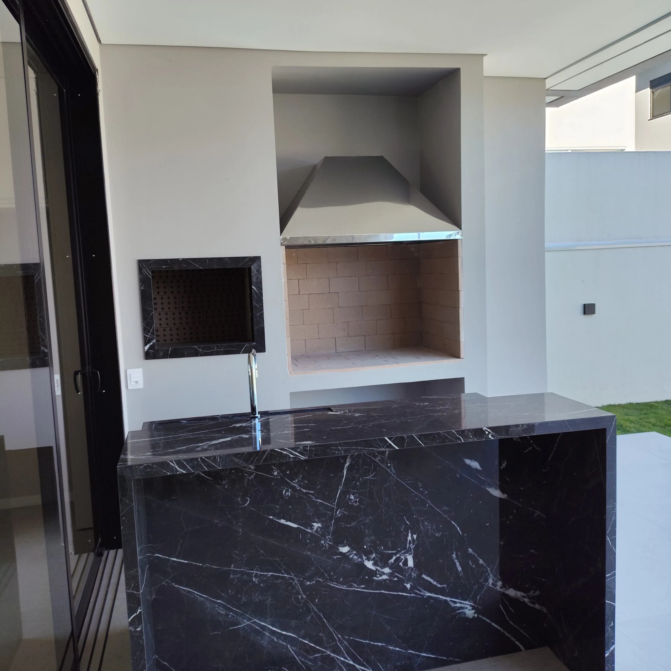 Premium Residence with Private Garden in Rio Vermelho