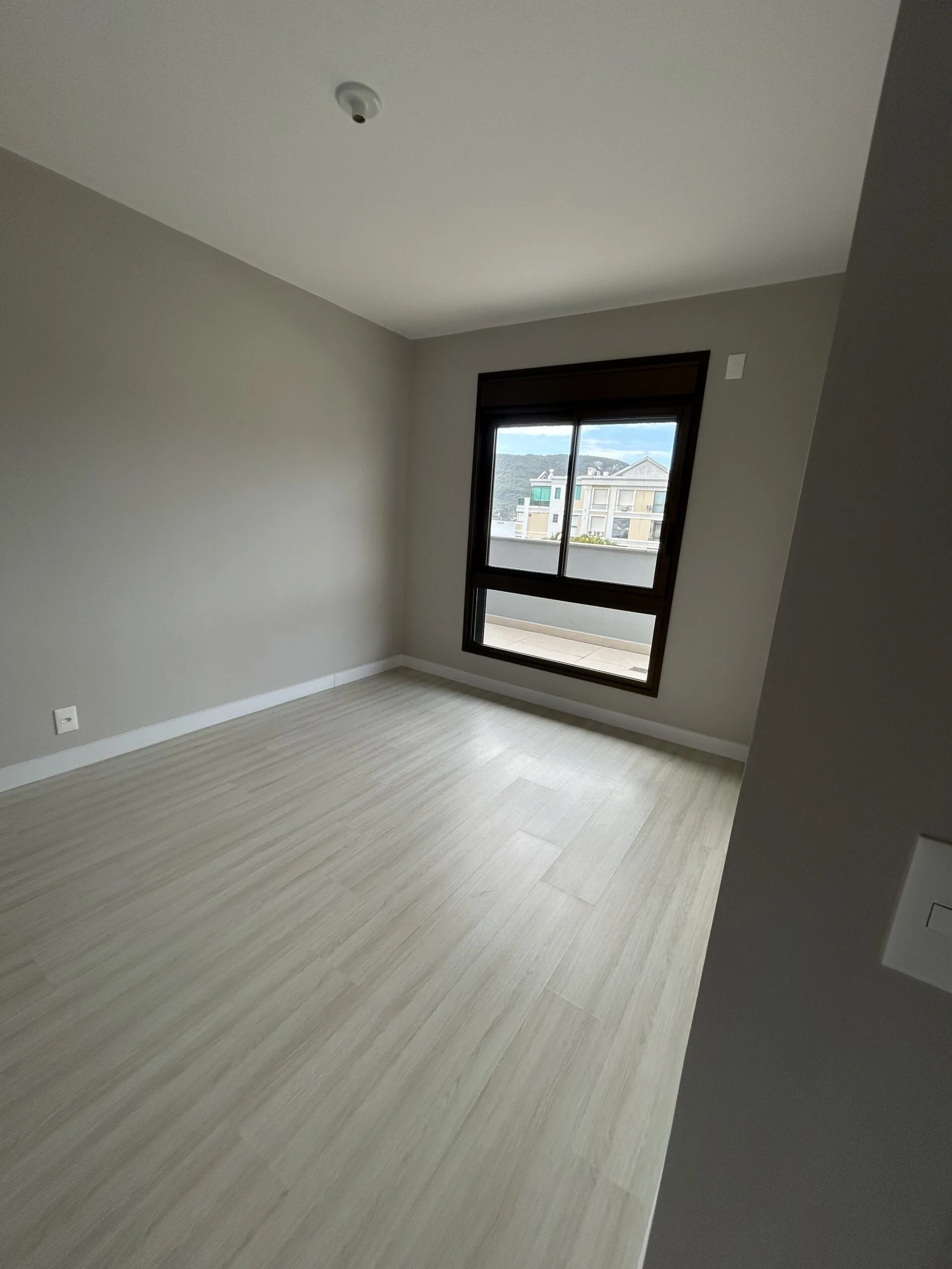 Belvedere Beach Garden: Luxury Penthouse with Ocean Views in Ingleses