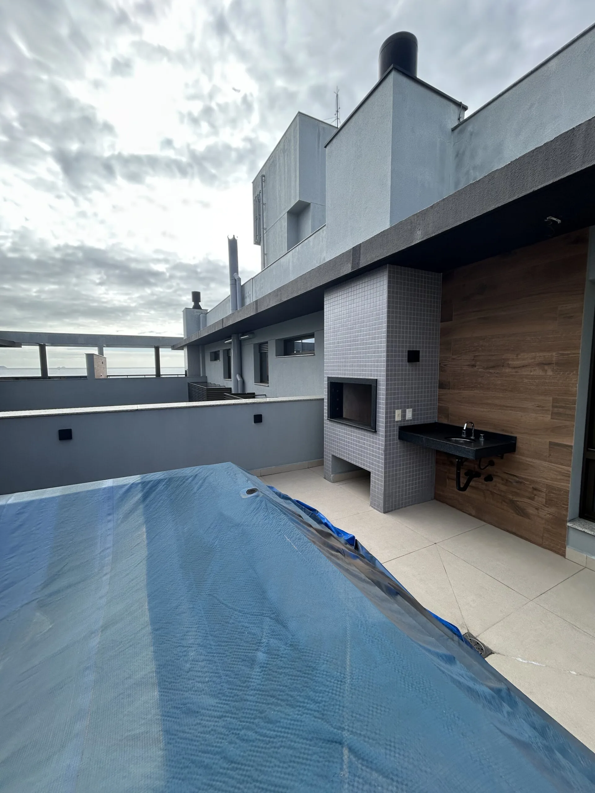 Belvedere Beach Garden: Luxury Penthouse with Ocean Views in Ingleses