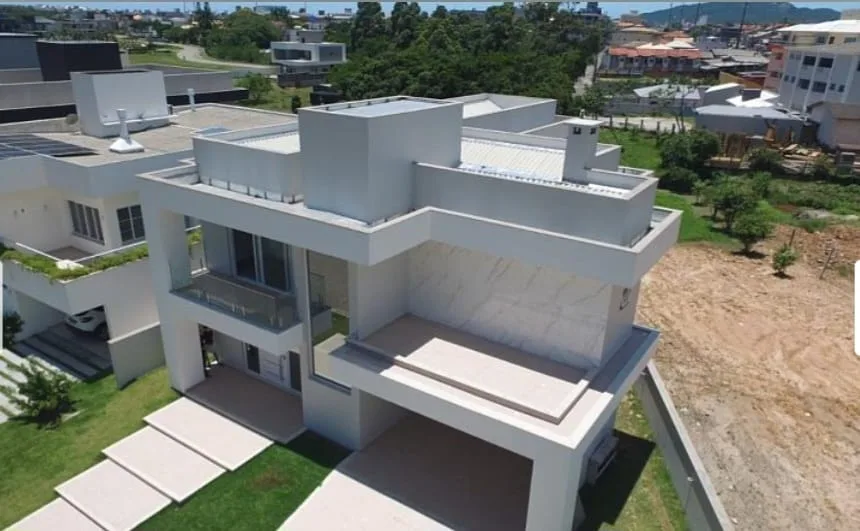 Contemporary Luxury House with Private Pool in Ingleses