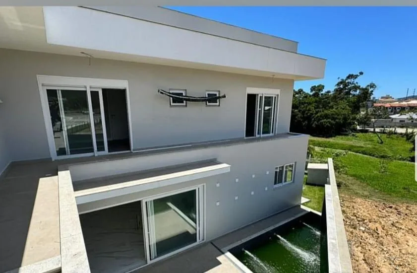 Contemporary Luxury House with Private Pool in Ingleses