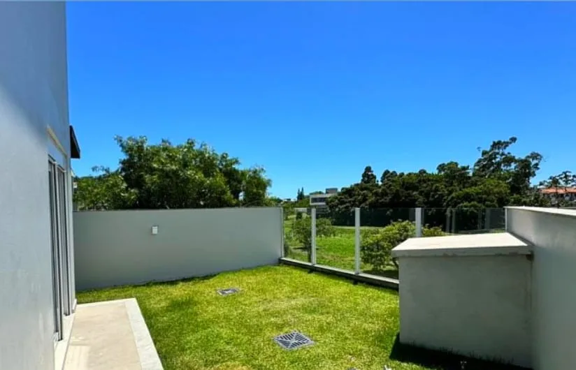 Contemporary Luxury House with Private Pool in Ingleses