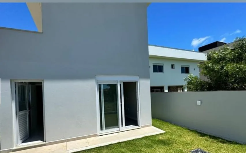 Contemporary Luxury House with Private Pool in Ingleses