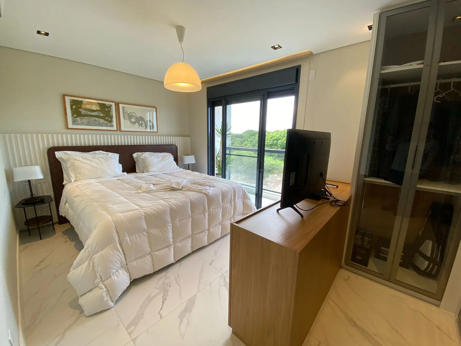 Novo Campeche: Luxury Residence with Panoramic Island Views in Florianópolis