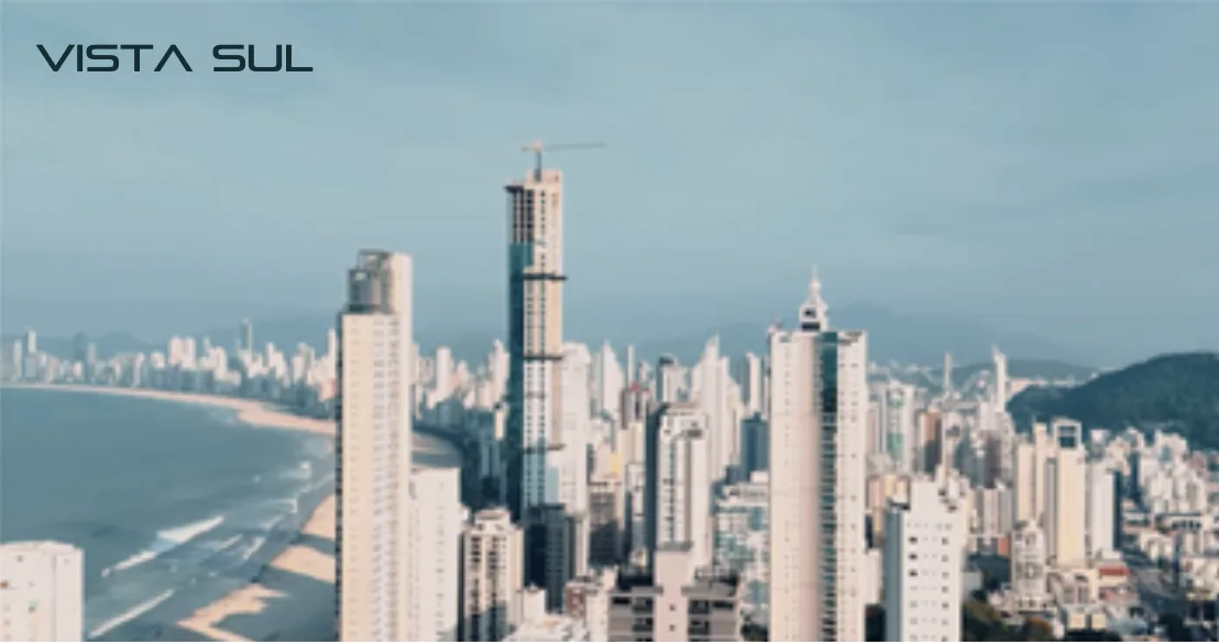 North Tower: Luxury Apartment with Rooftop Amenities in Pioneiros