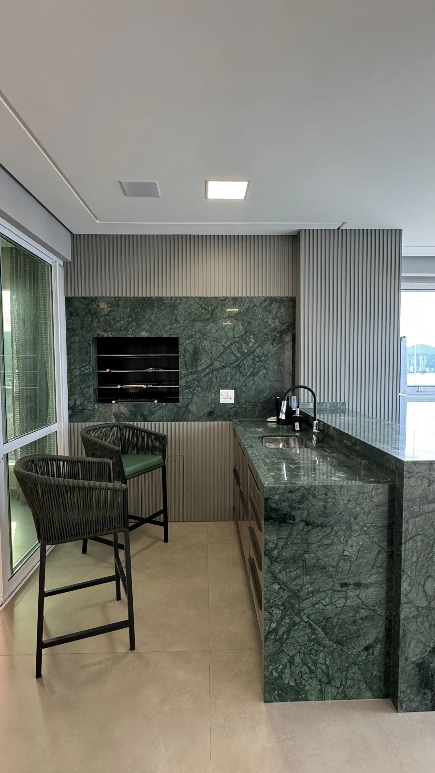 Golden Home Residence: Luxury House with Oceanfront Access in Itapema