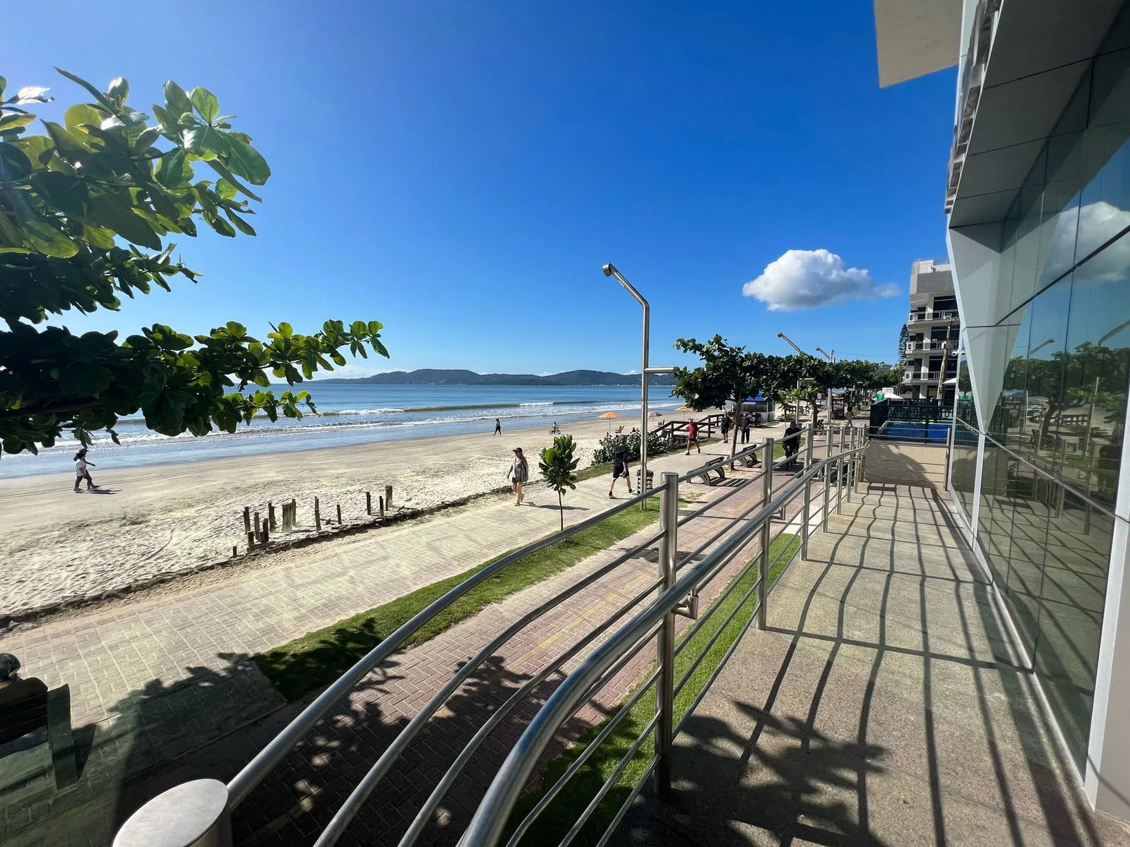 Palazzo Del Mare: Luxury Oceanfront Residence in Itapema