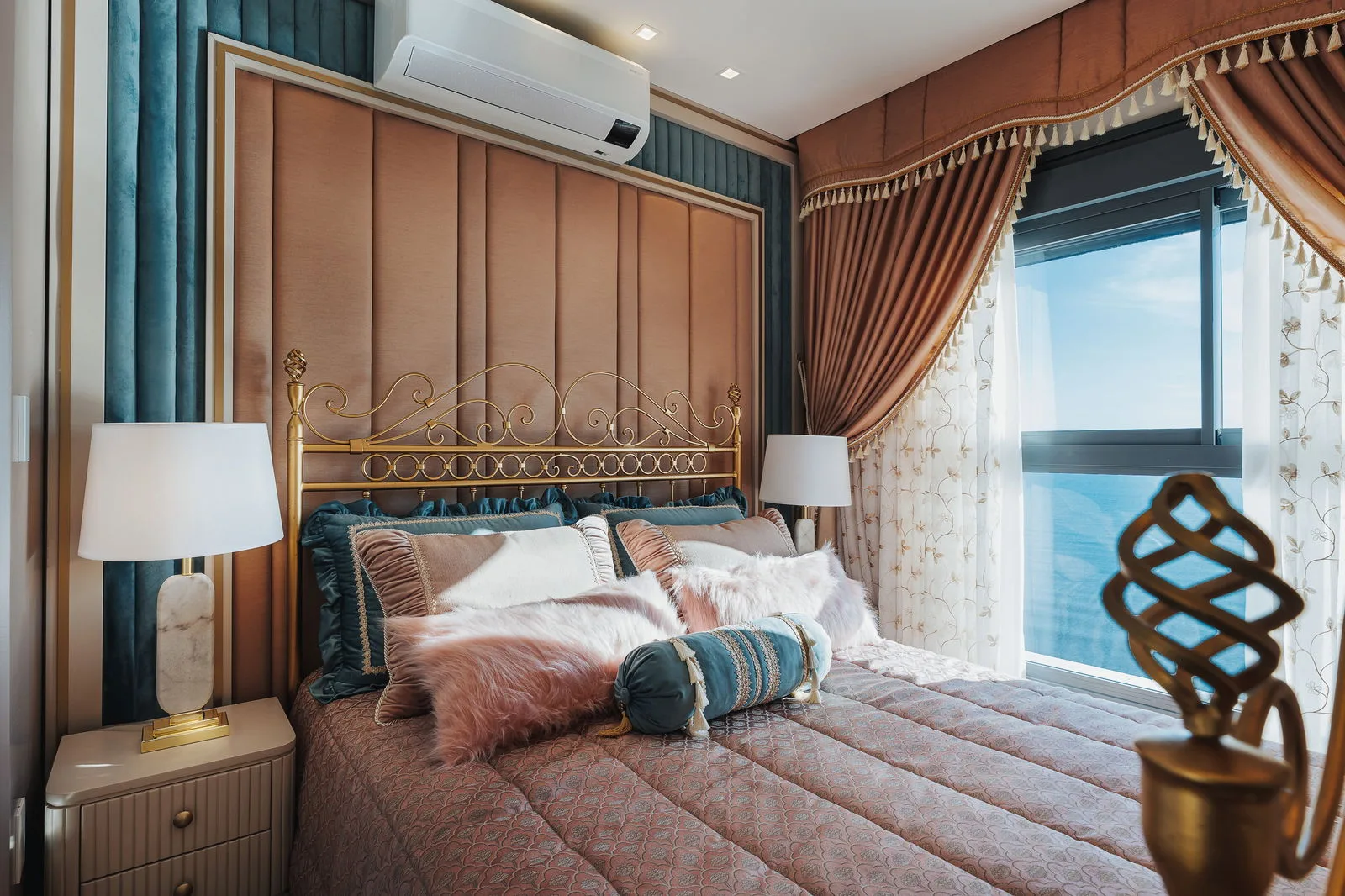 Francisco I Residencial: Ultra-Luxury House with Private Floor in Itapema