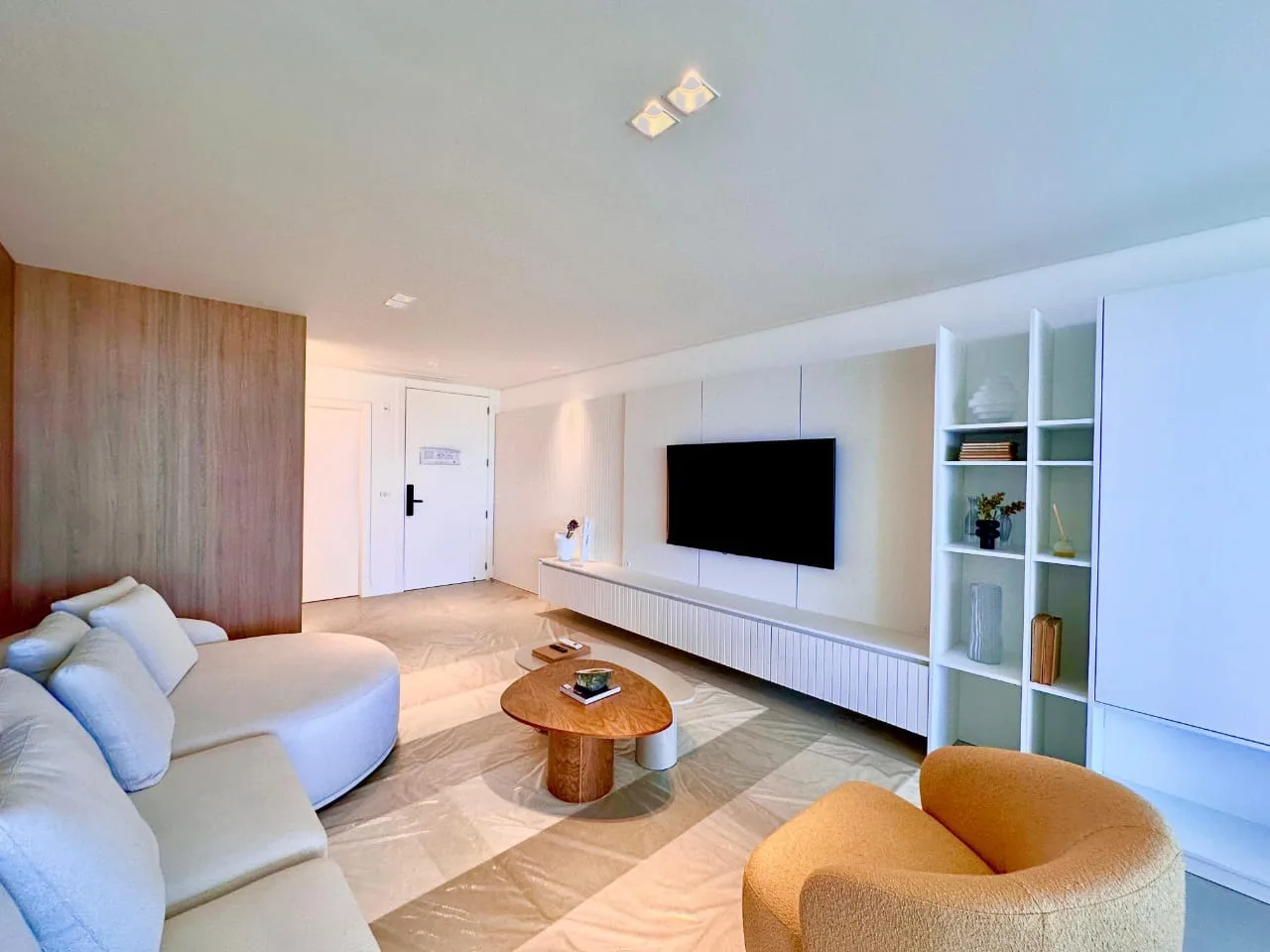 Le Blanc Residence: Luxury Villa with Infinity Pool in Praia Brava