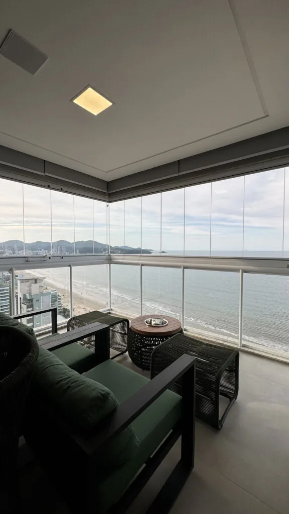 Golden Home Residence: Luxury House with Oceanfront Access in Itapema