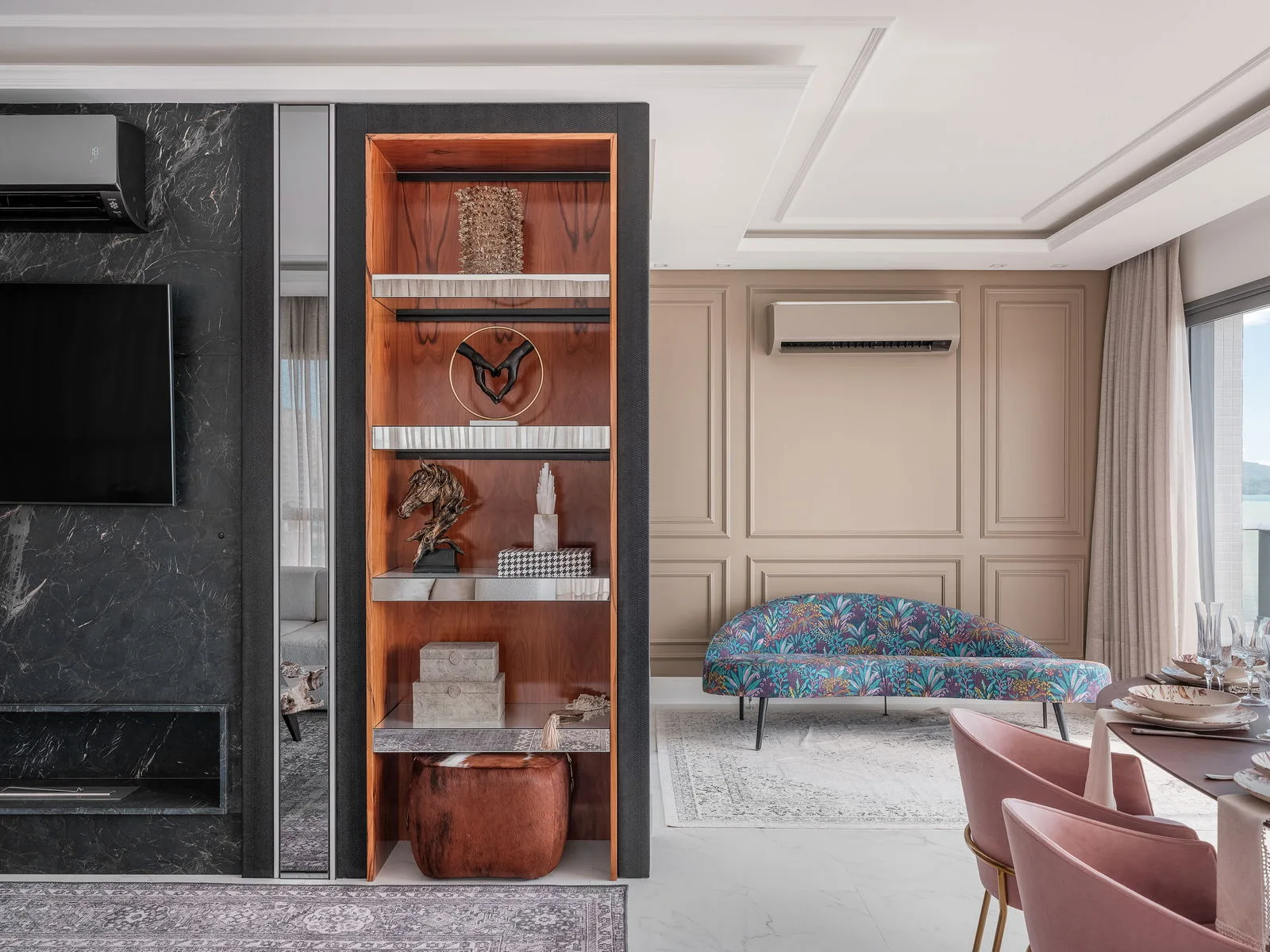 Francisco I Residencial: Ultra-Luxury House with Private Floor in Itapema