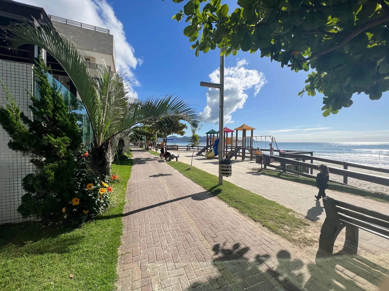 Palazzo Del Mare: Luxury Oceanfront Residence in Itapema