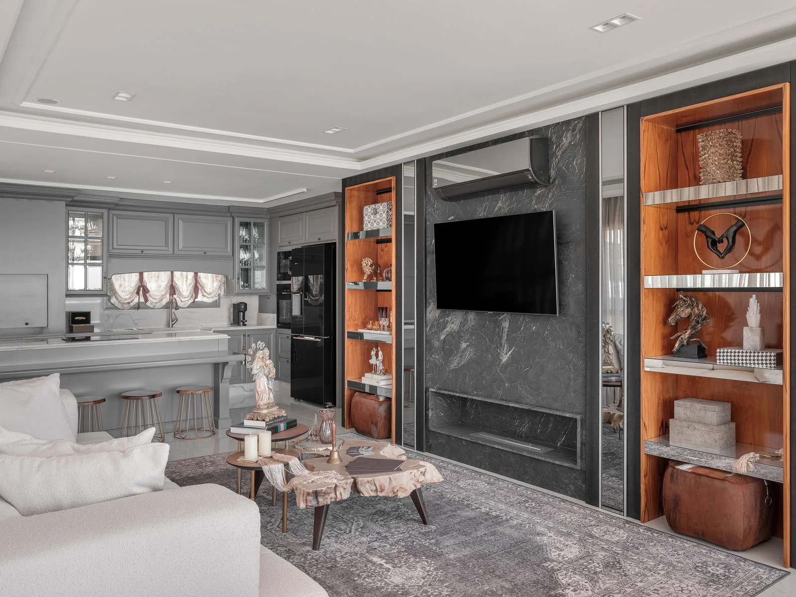 Francisco I Residencial: Ultra-Luxury House with Private Floor in Itapema