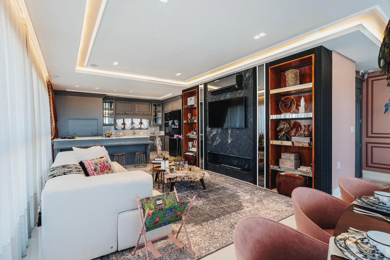 Francisco I Residencial: Ultra-Luxury House with Private Floor in Itapema