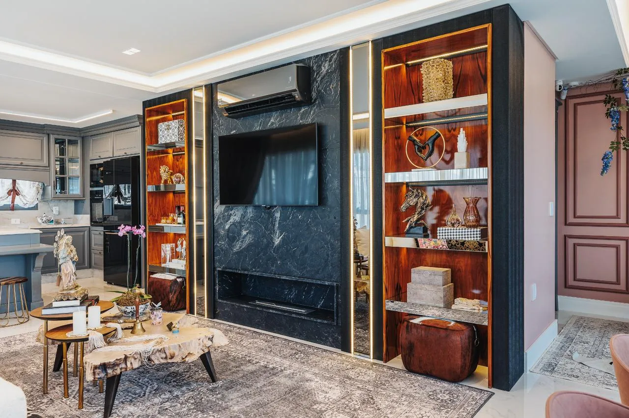 Francisco I Residencial: Ultra-Luxury House with Private Floor in Itapema