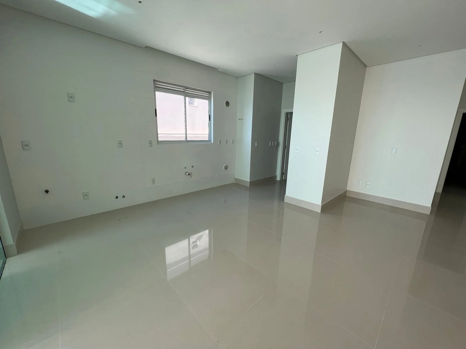 Palazzo Del Mare: Luxury Oceanfront Residence in Itapema