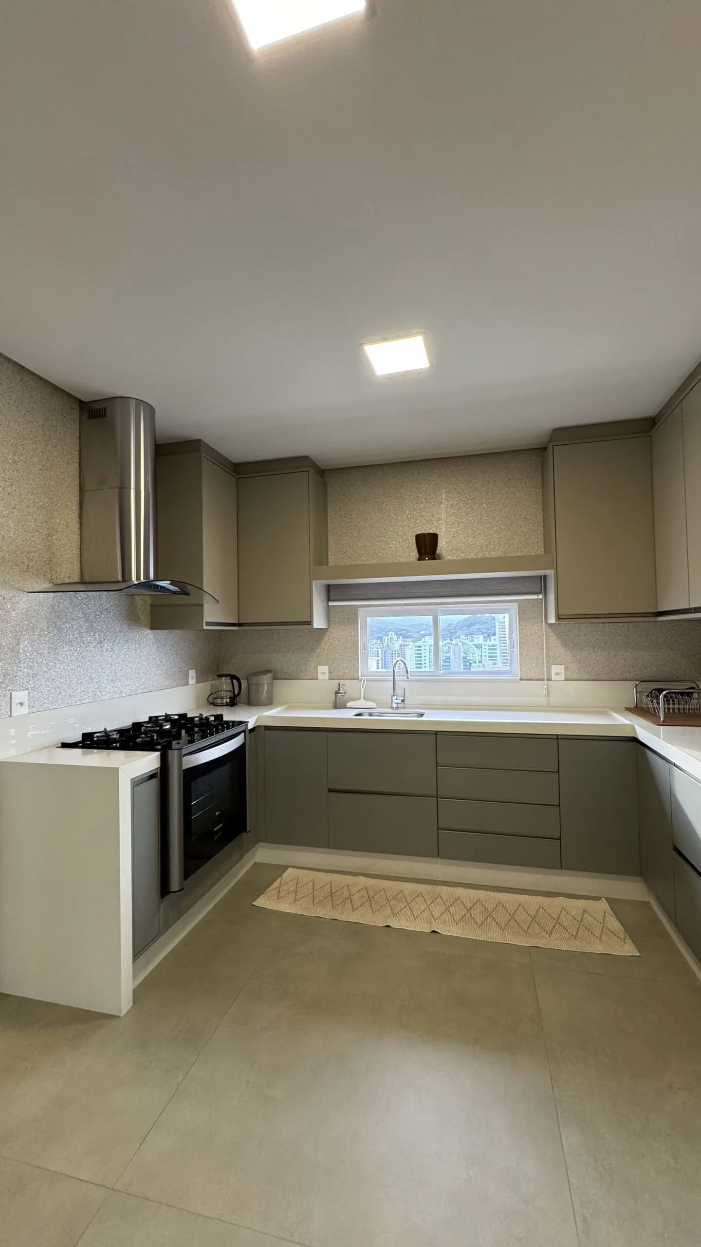 Golden Home Residence: Luxury House with Oceanfront Access in Itapema