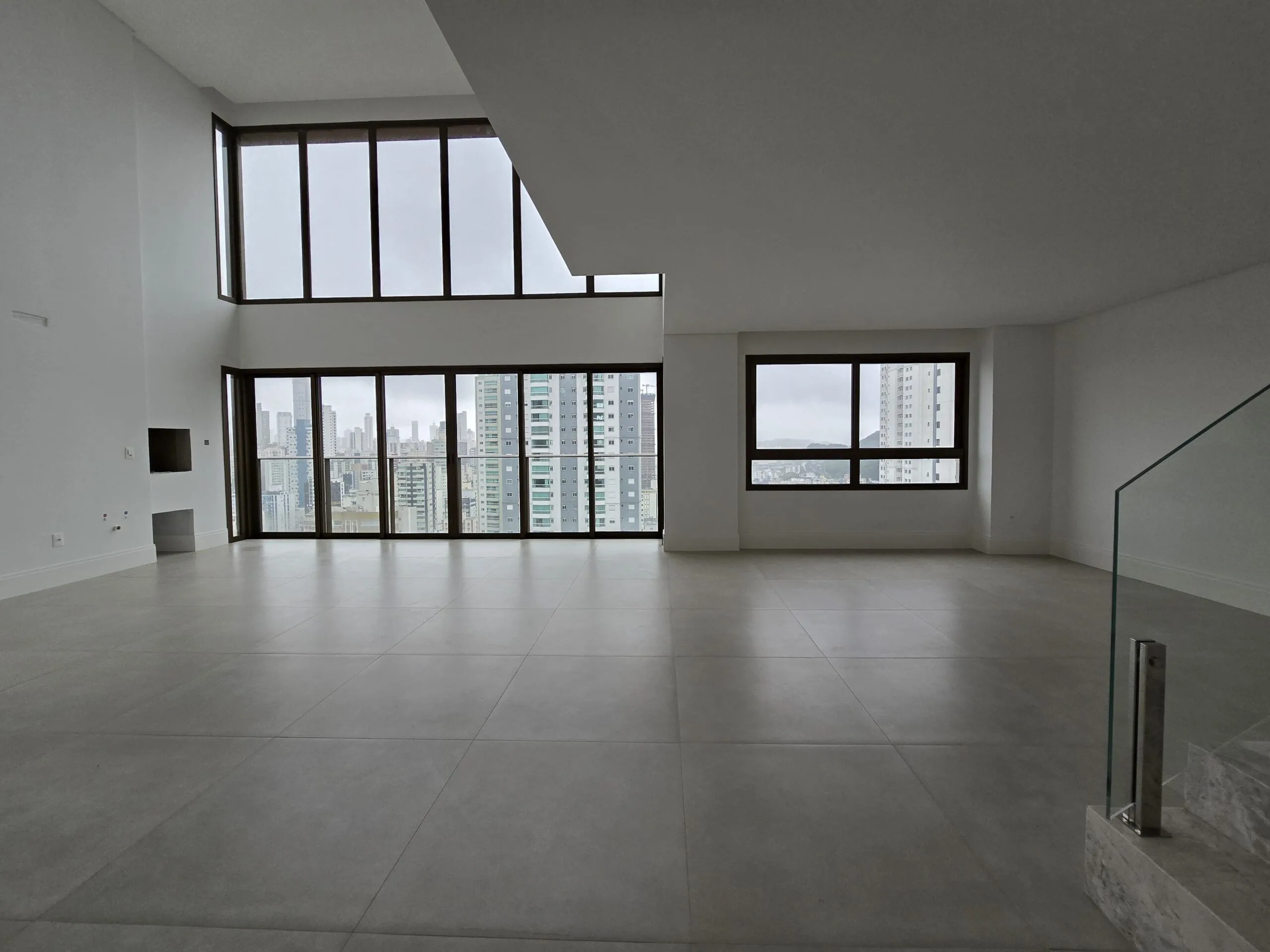 Admirá by Arrka: Luxury Duplex with Rooftop Resort in Centro