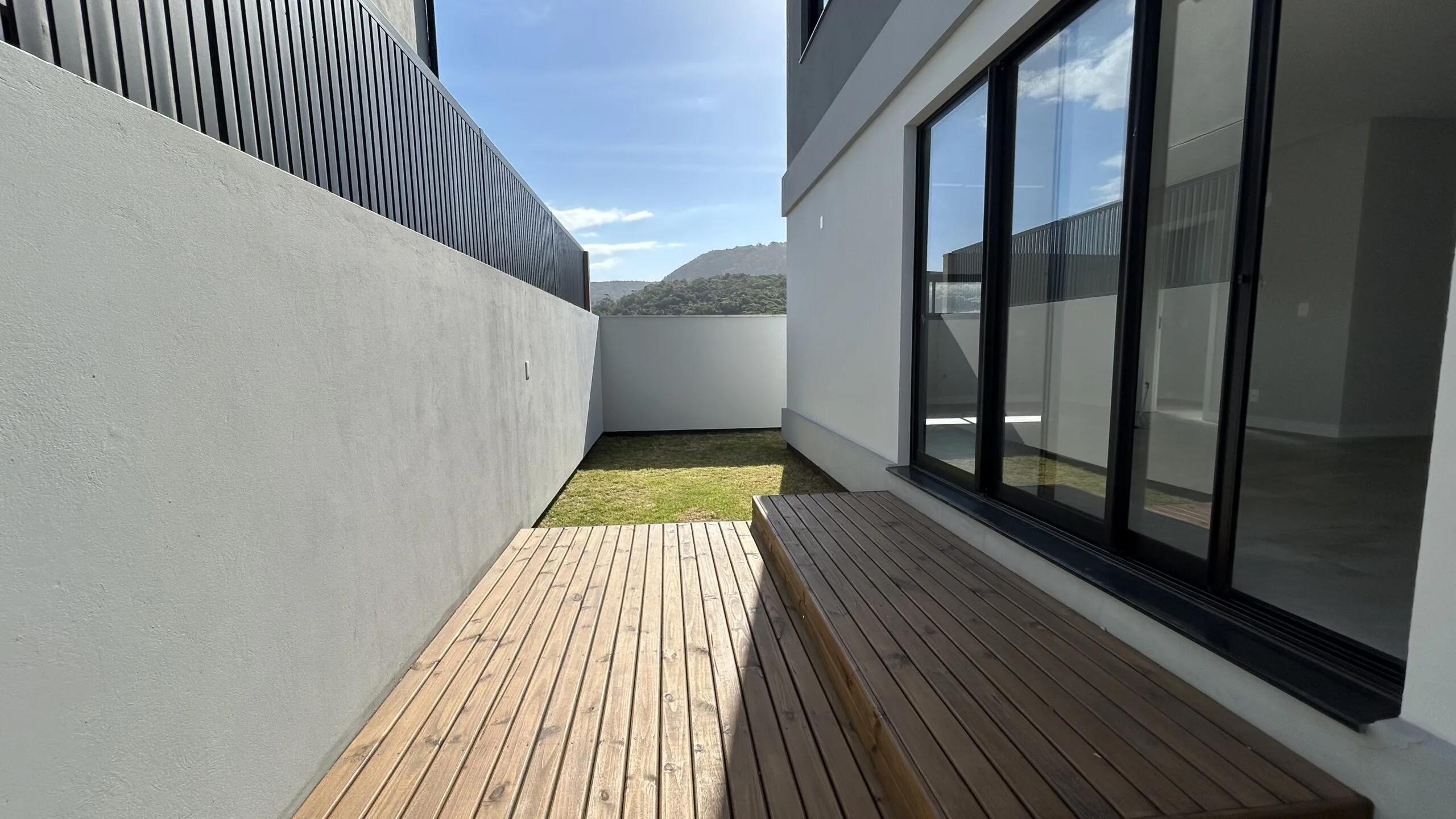 Villa Pamplona: Premium House with Private Garden in Florianópolis