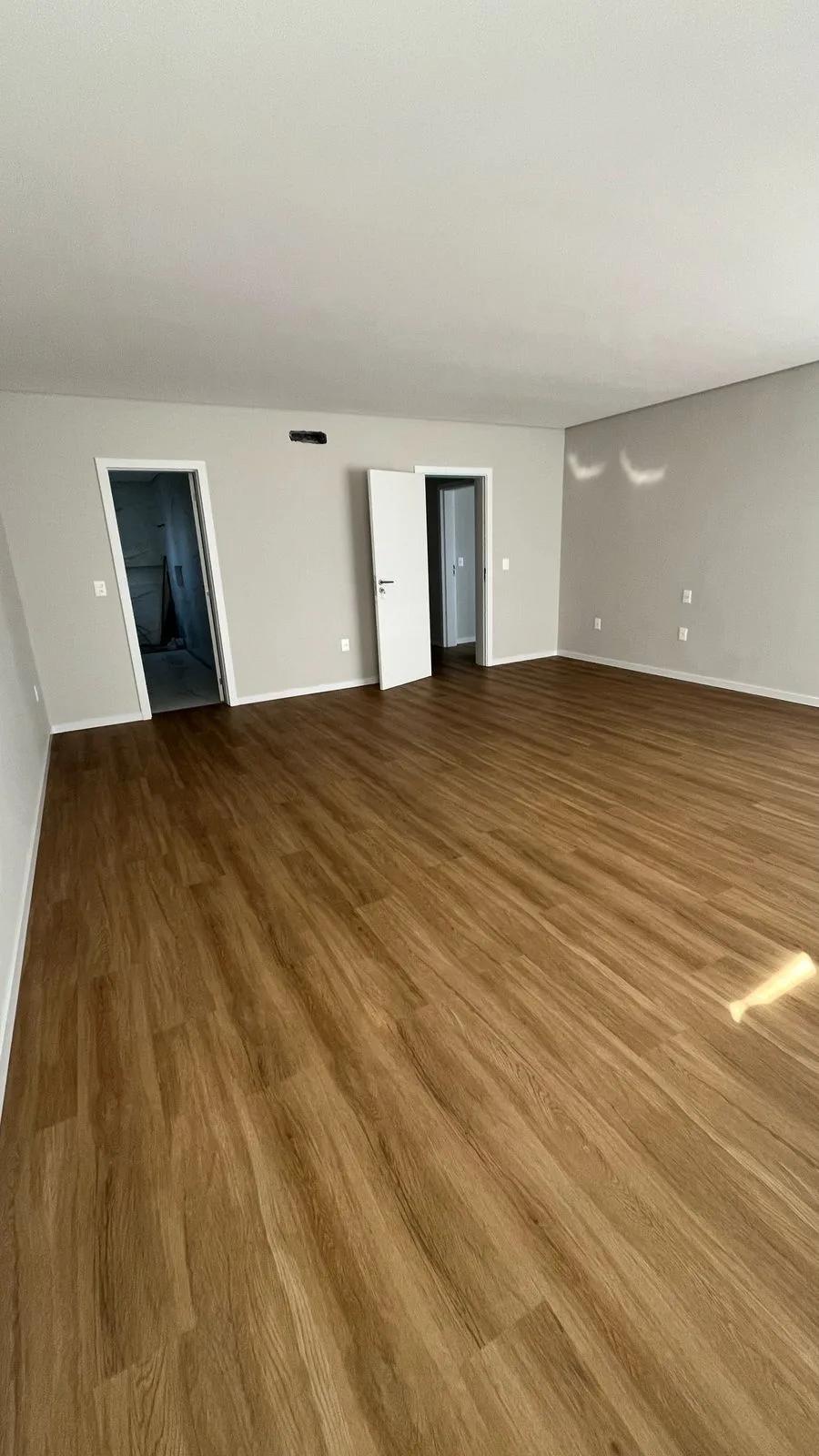 Jardim Ingleses: Luxury House with Private Pool in Florianópolis