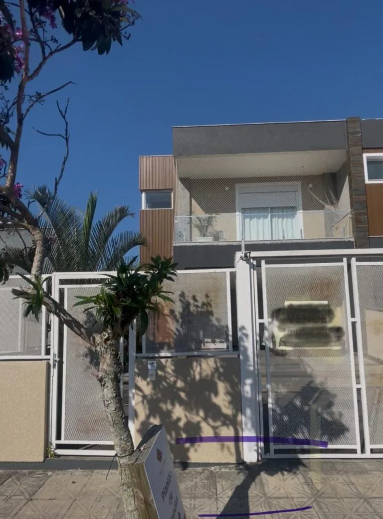 Jardim Rio Vermelho: Premium House with Solar Energy in Florianópolis — Florianópolis