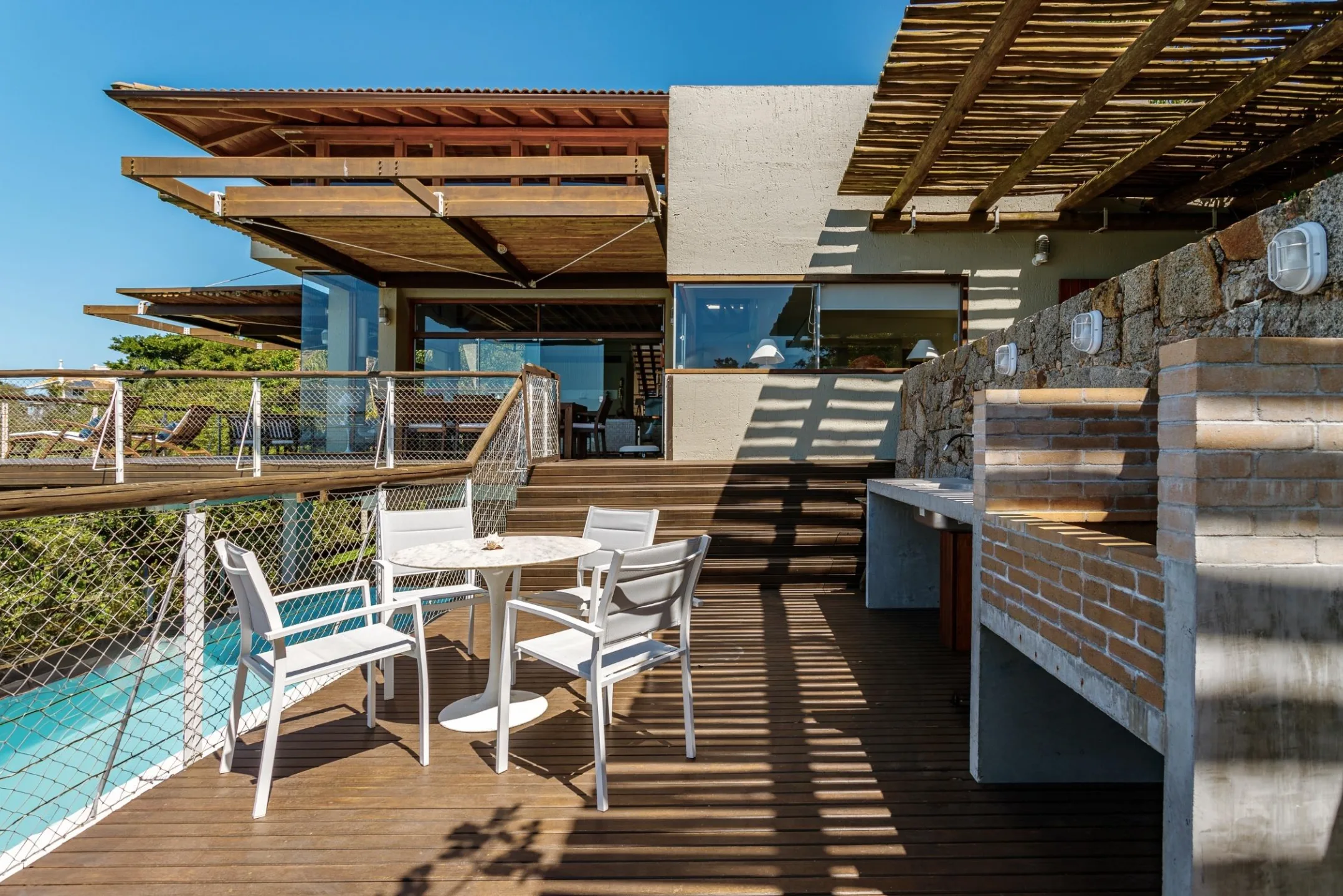 Recanto das Marés: Ultra-Luxury Oceanfront House in Governador Celso Ramos