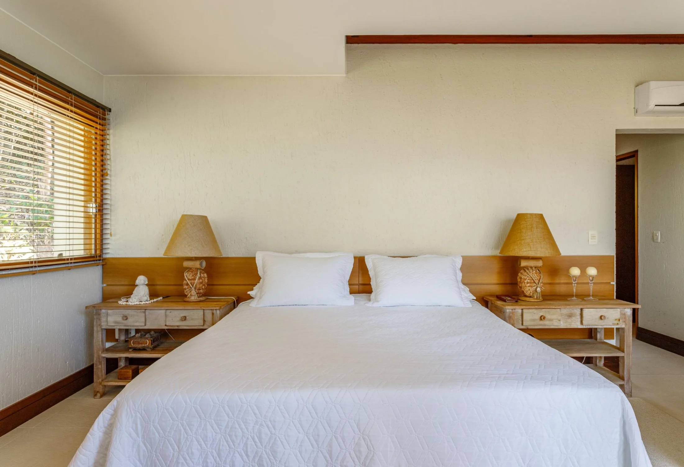 Recanto das Marés: Ultra-Luxury Oceanfront House in Governador Celso Ramos