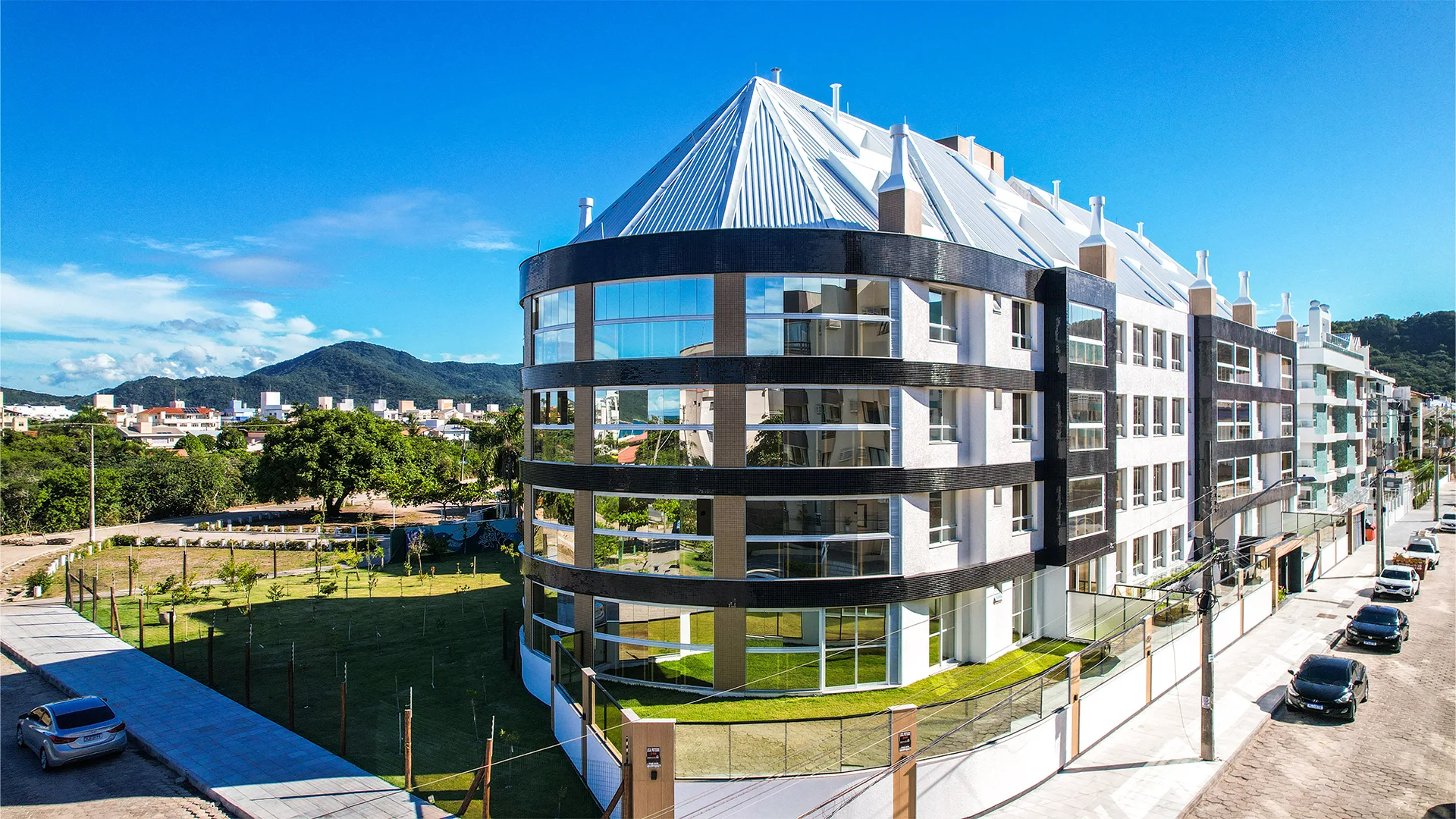 Gaivotas Golden: Premium Residence in Florianópolis