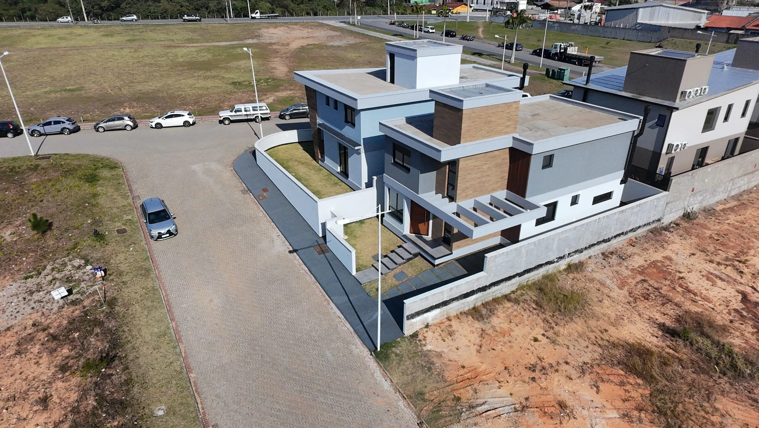 Villa Pamplona: Premium House with Private Garden in Rio Tavares