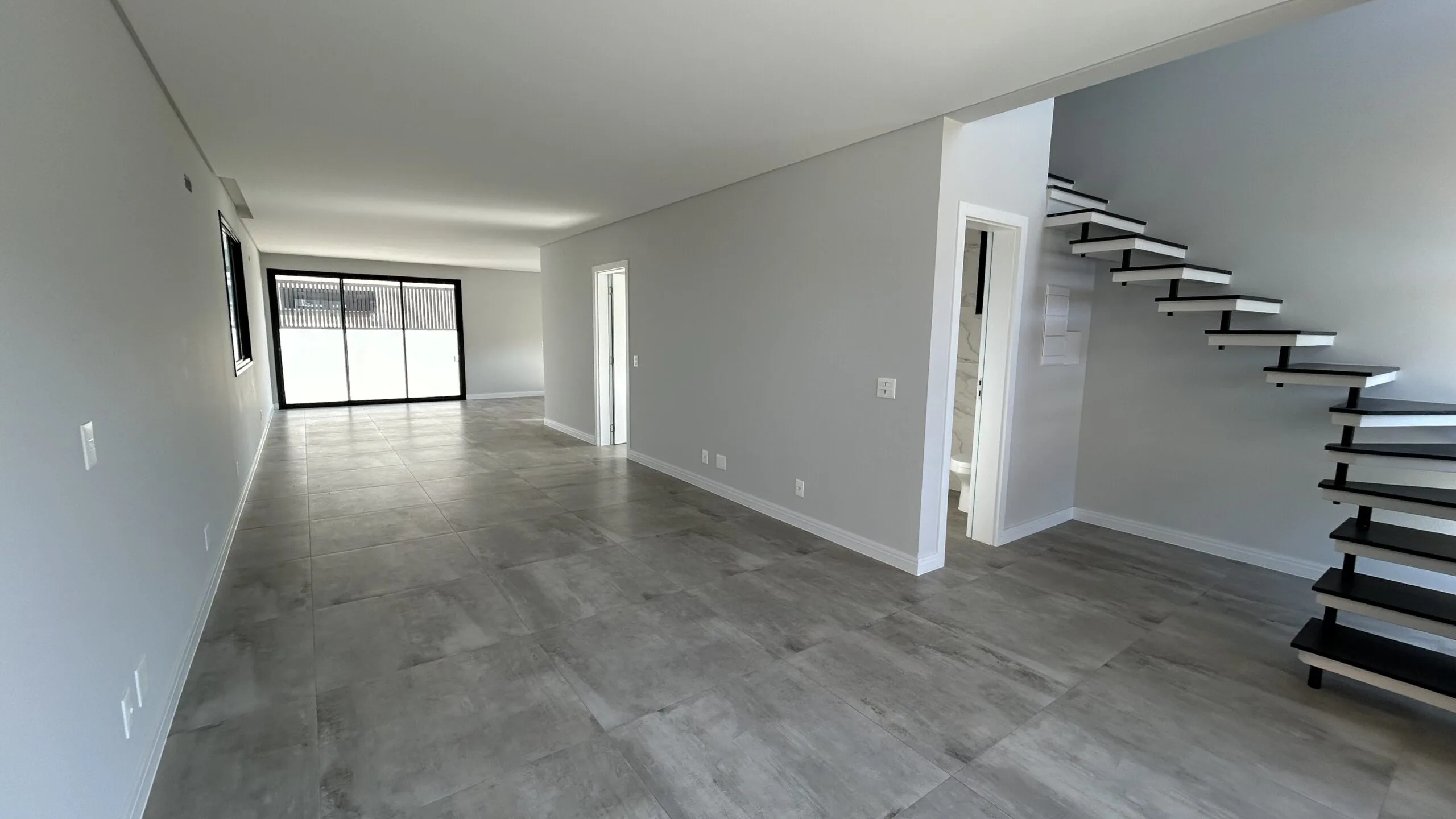 Villa Pamplona: Premium House with Private Garden in Rio Tavares