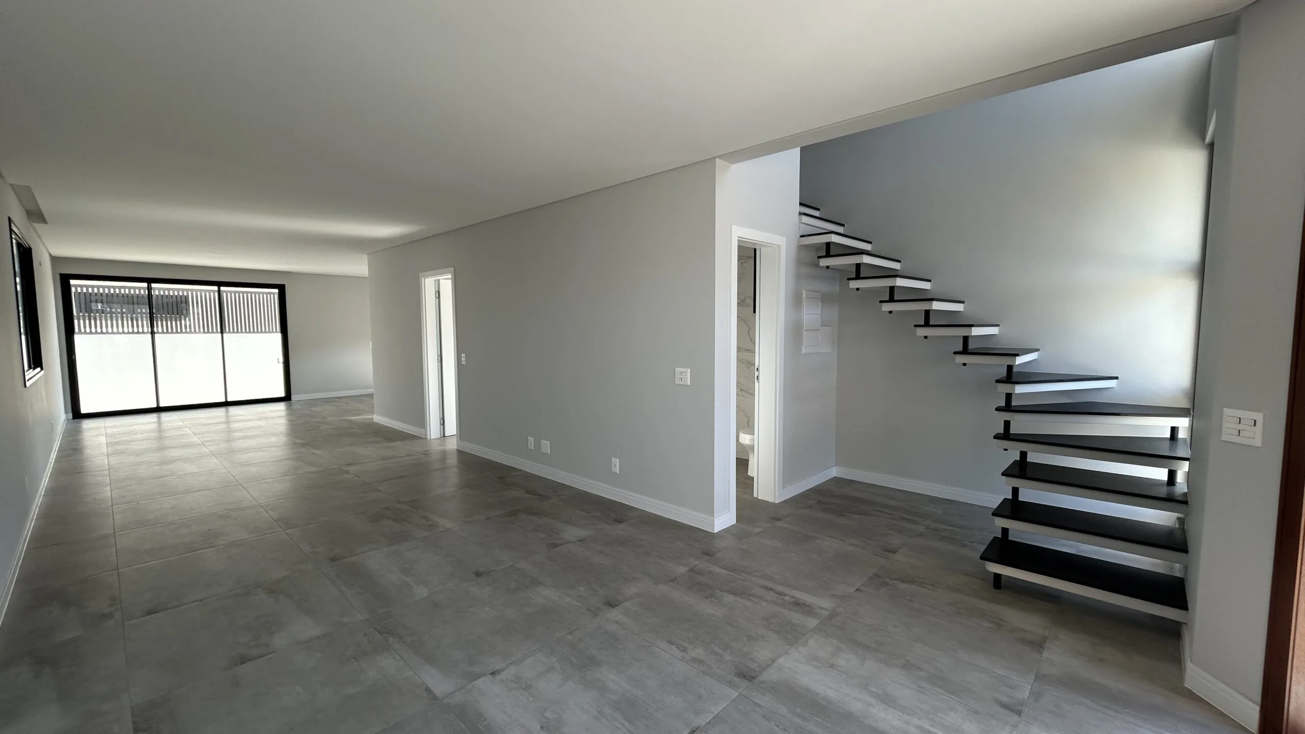 Villa Pamplona: Premium House with Private Garden in Rio Tavares