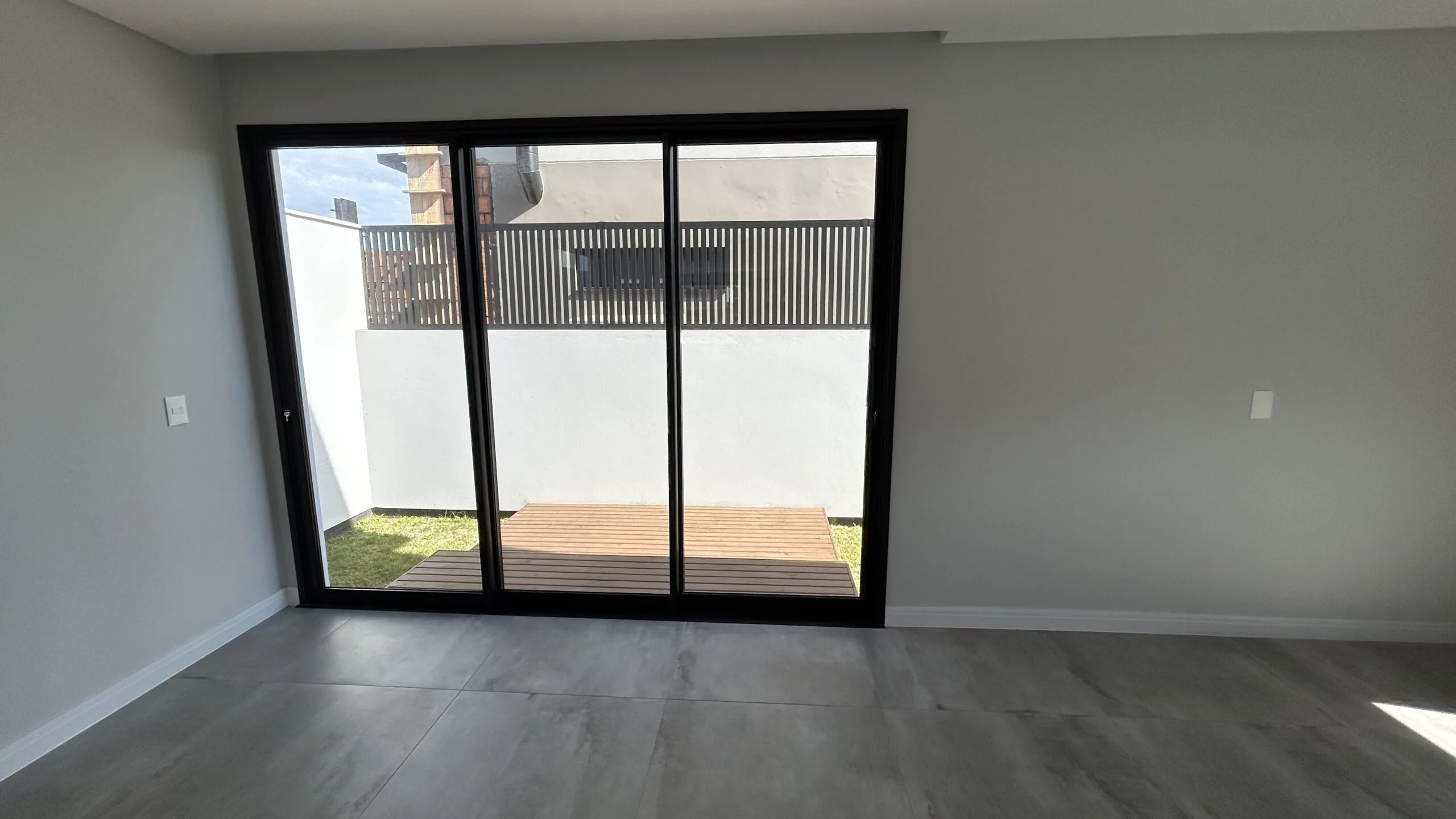 Villa Pamplona: Premium House with Private Garden in Rio Tavares