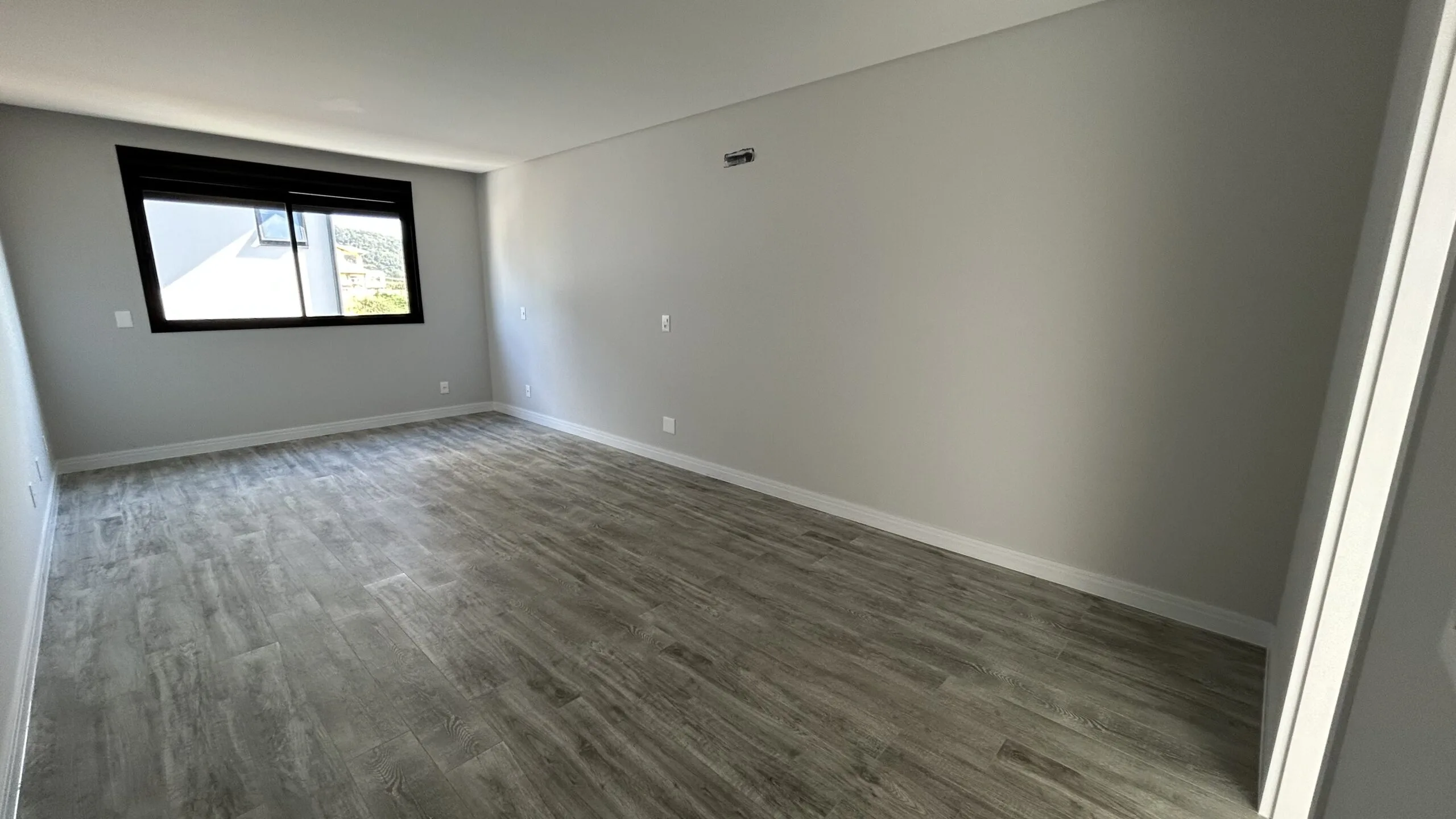 Villa Pamplona: Premium House with Private Garden in Rio Tavares