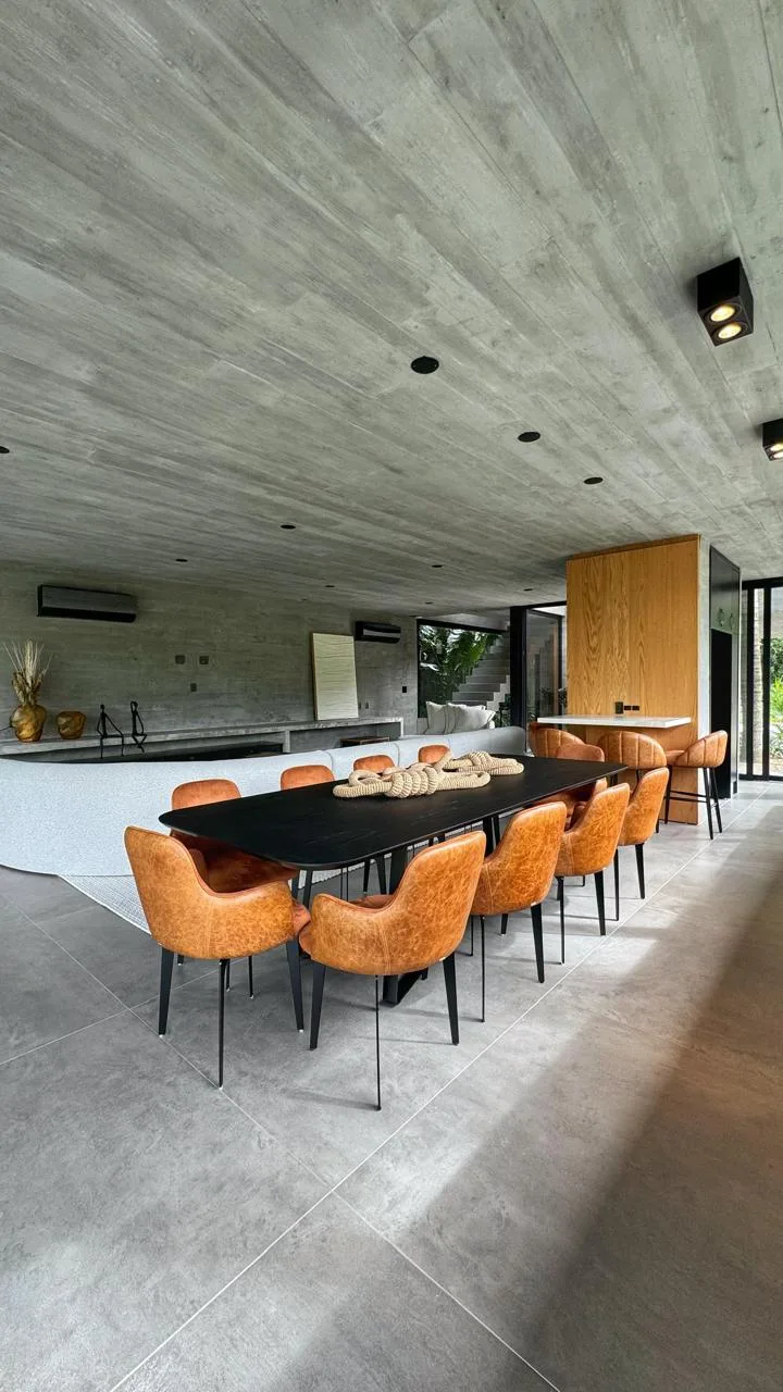 AYA Casas: Ultra-Luxury Brutalist Residence with Private Garden in Praia do Estaleiro