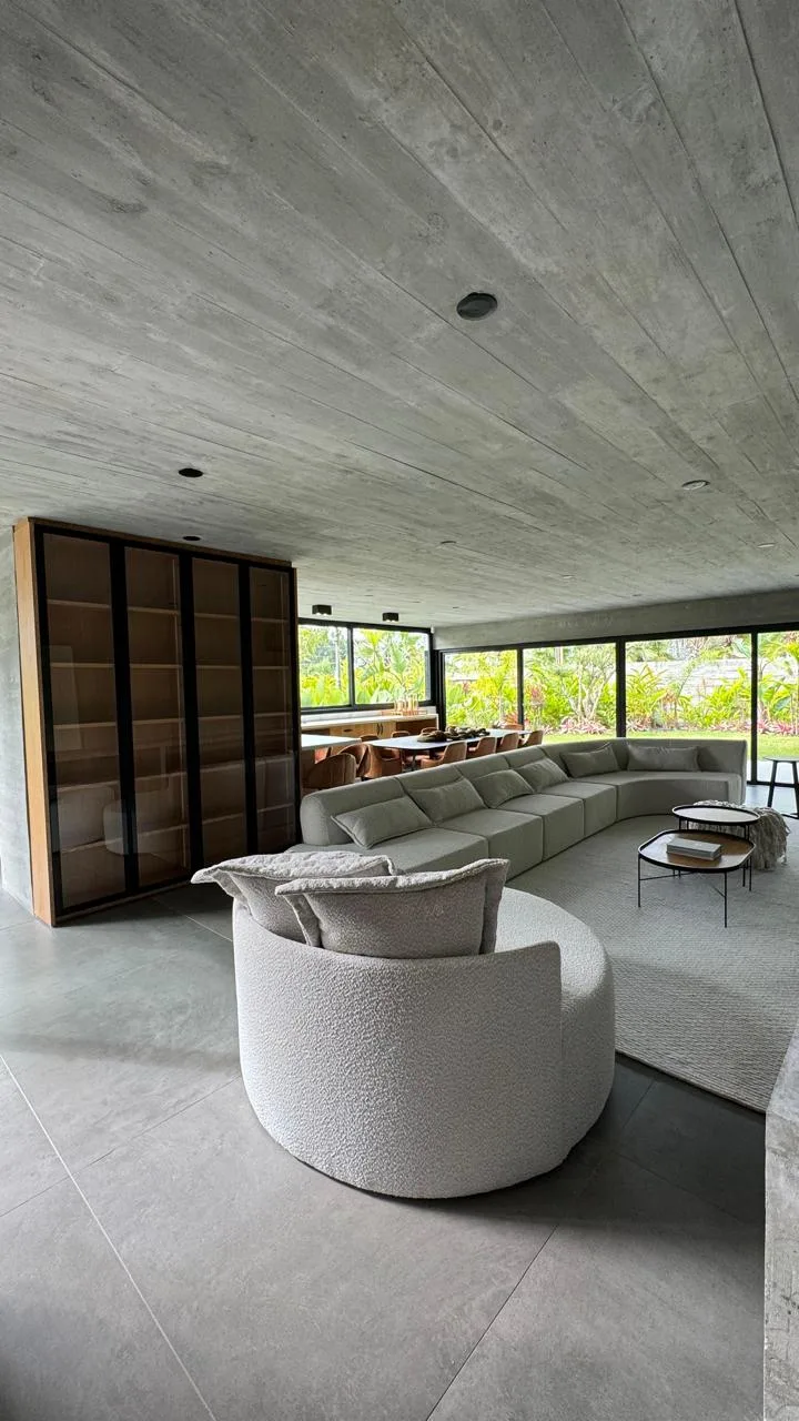 AYA Casas: Ultra-Luxury Brutalist Residence with Private Garden in Praia do Estaleiro